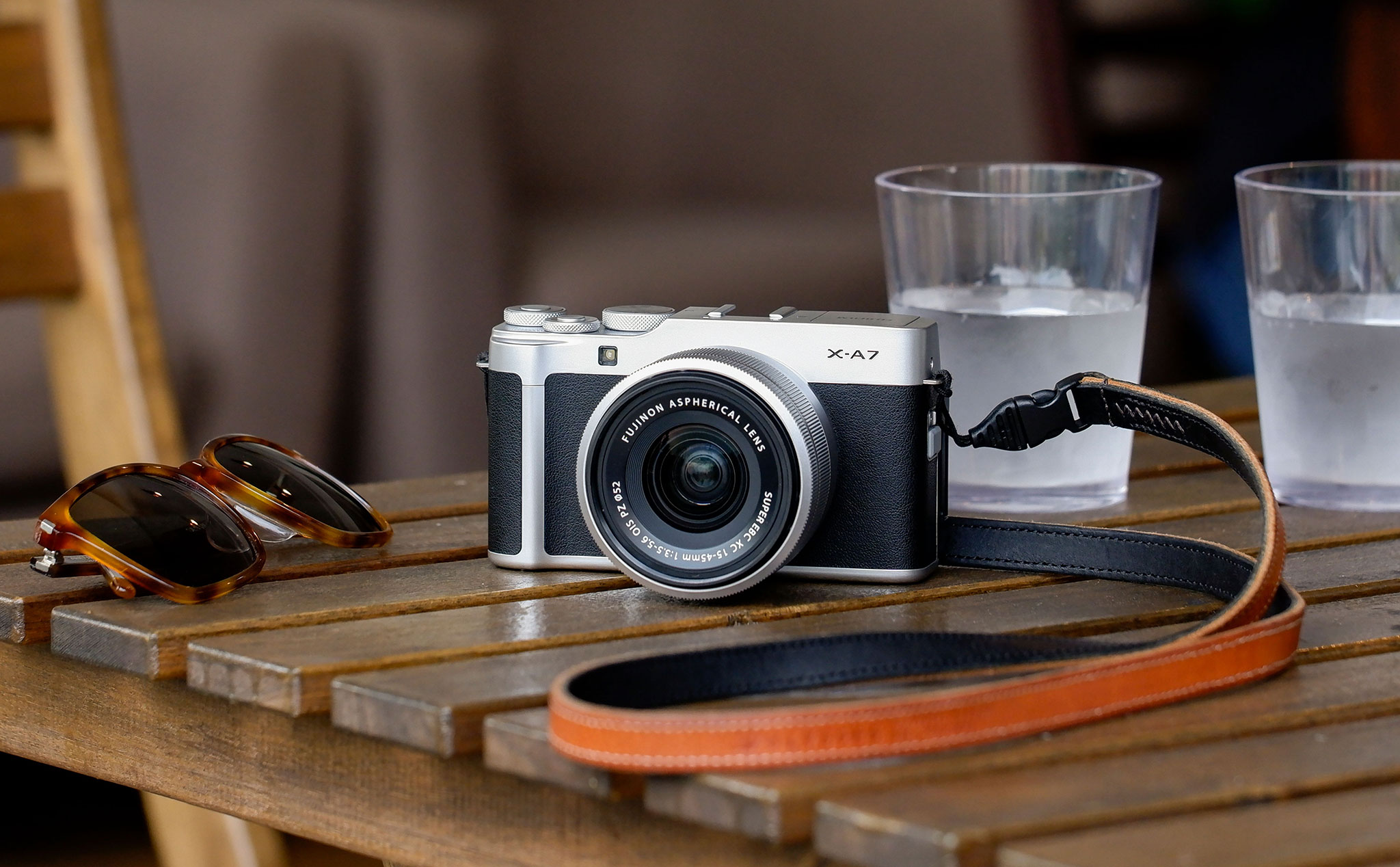 Fujifilm giới thiệu X-A7: cải thiện khả năng lấy nét AF, 4K/30p, giá 700USD