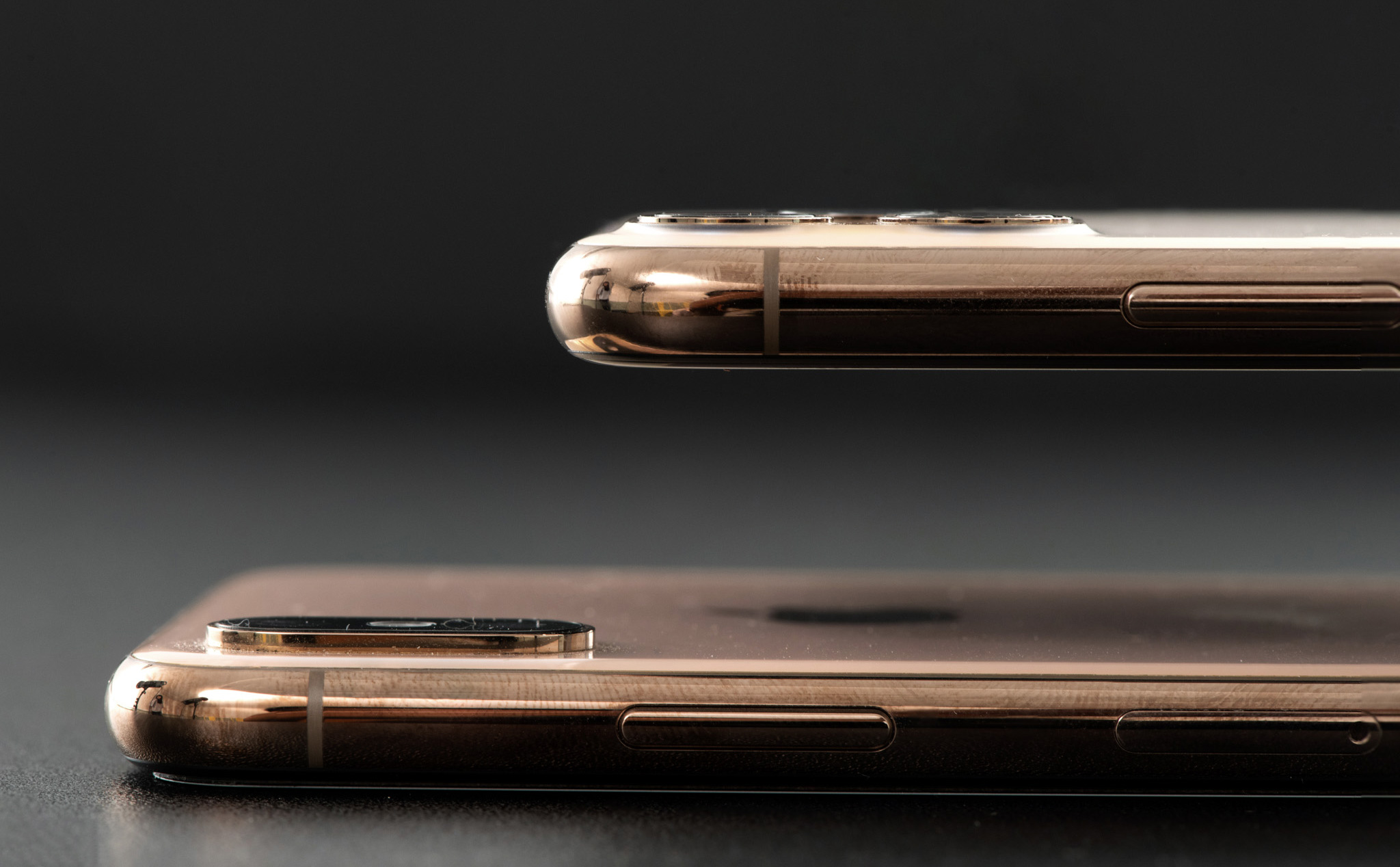 So sánh nhanh iPhone 11 Pro Max và XS Max: chúng ta đã bị ánh sáng đánh lừa?