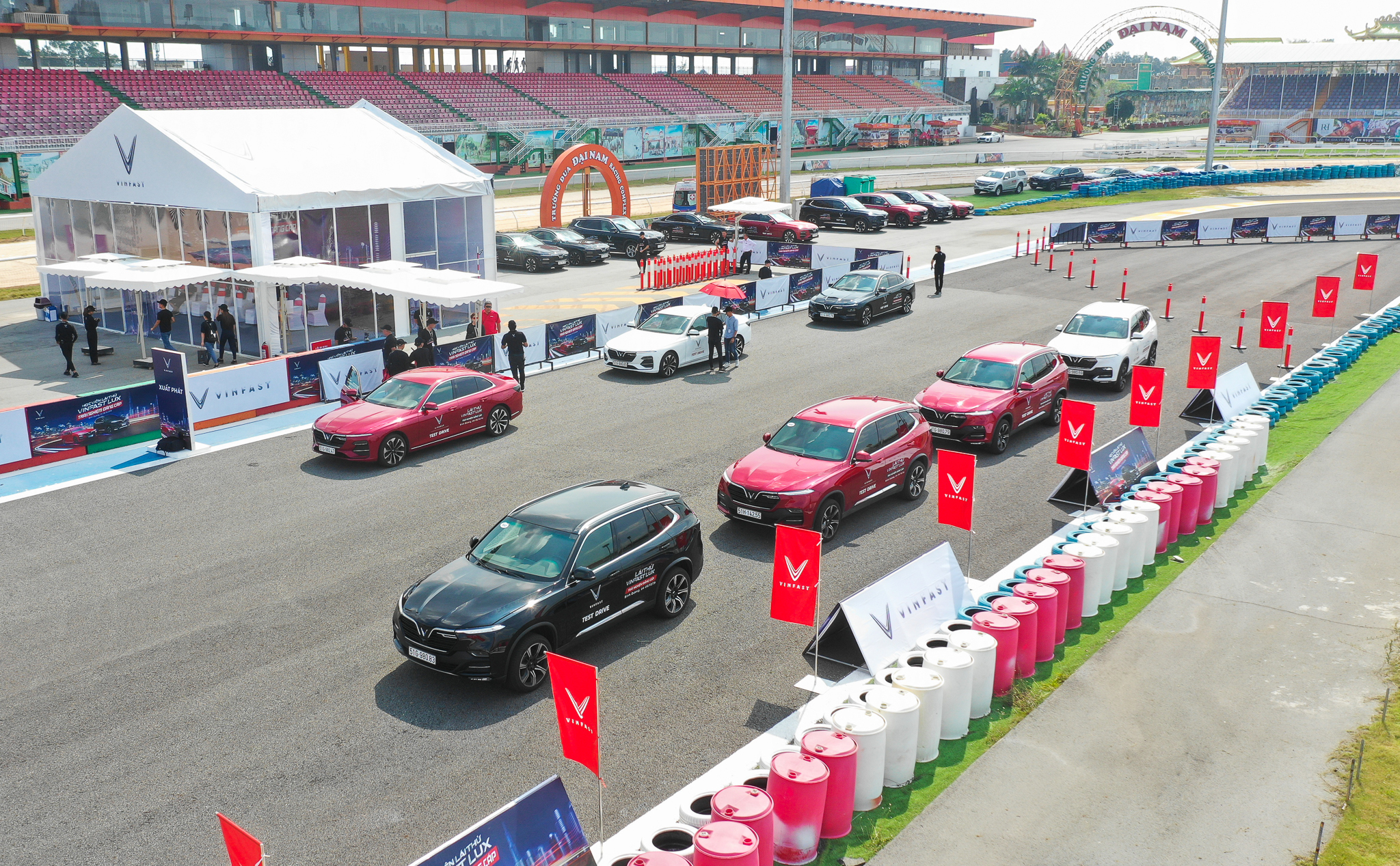 VinFast tổ chức lái thử xe Lux cùng chuyên gia quốc tế