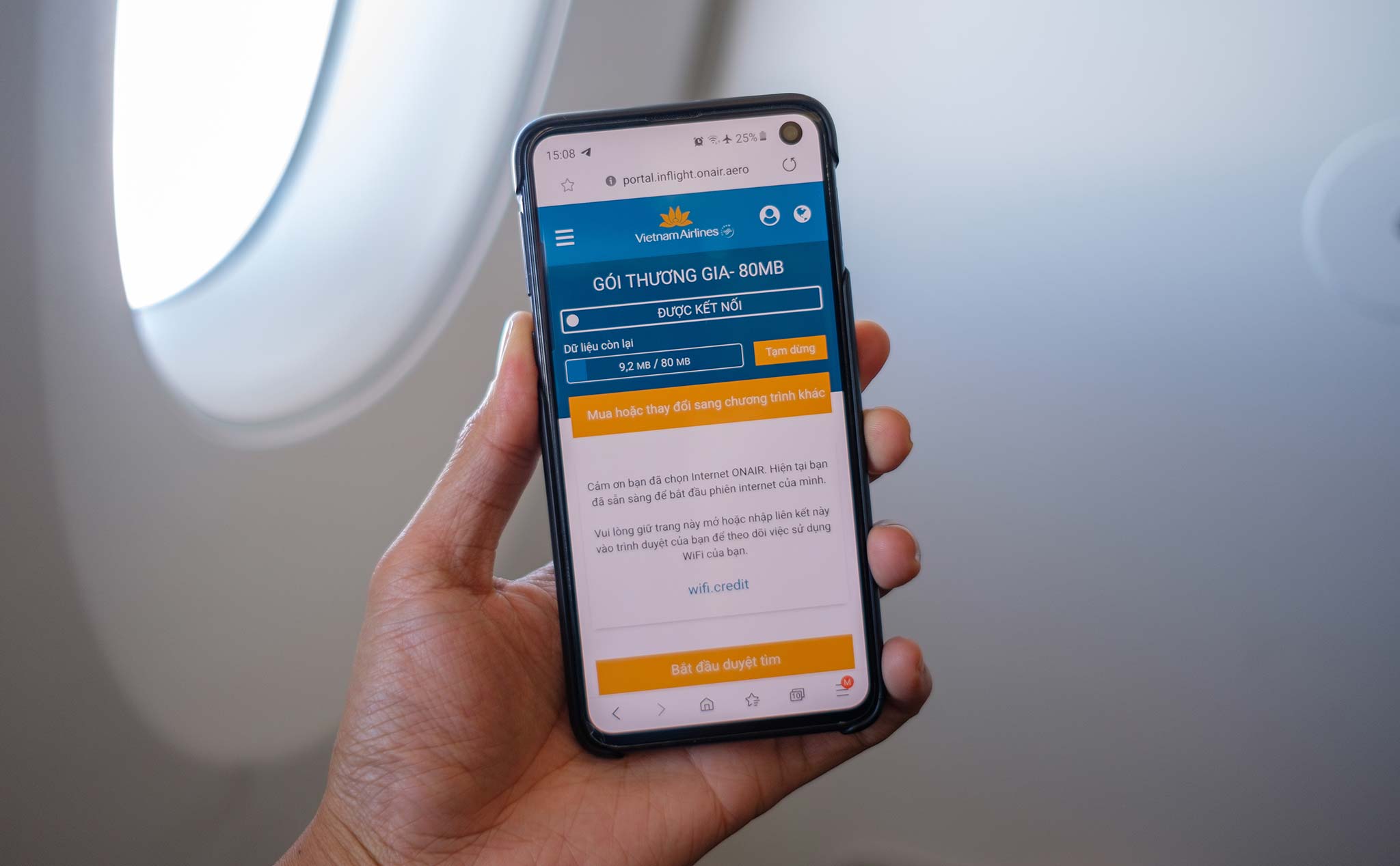 Trải nghiệm internet trên chuyến bay của Vietnam Airlines: mới đủ dùng để nhắn tin, gửi mail