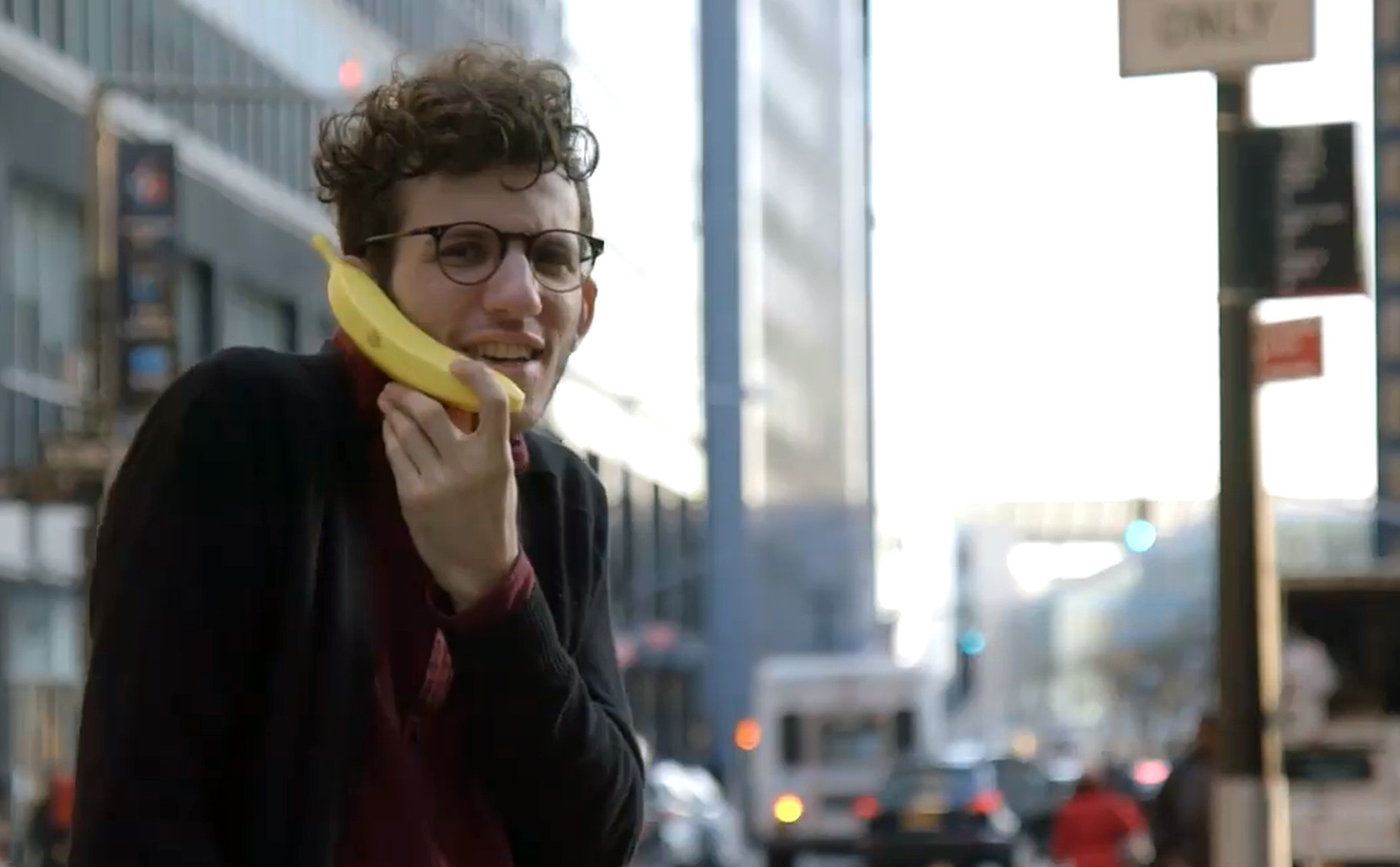Banana Phone: thiết bị bluetooth nghe nhận cuộc gọi hình quả chuối, chỉ vậy thôi!