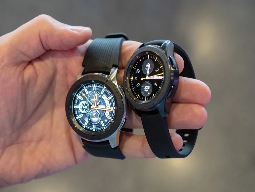 Mọi người cho mình hỏi. Nên giữa galaxy watch và galaxy watch active 2 nên chọn em nào nhỉ?