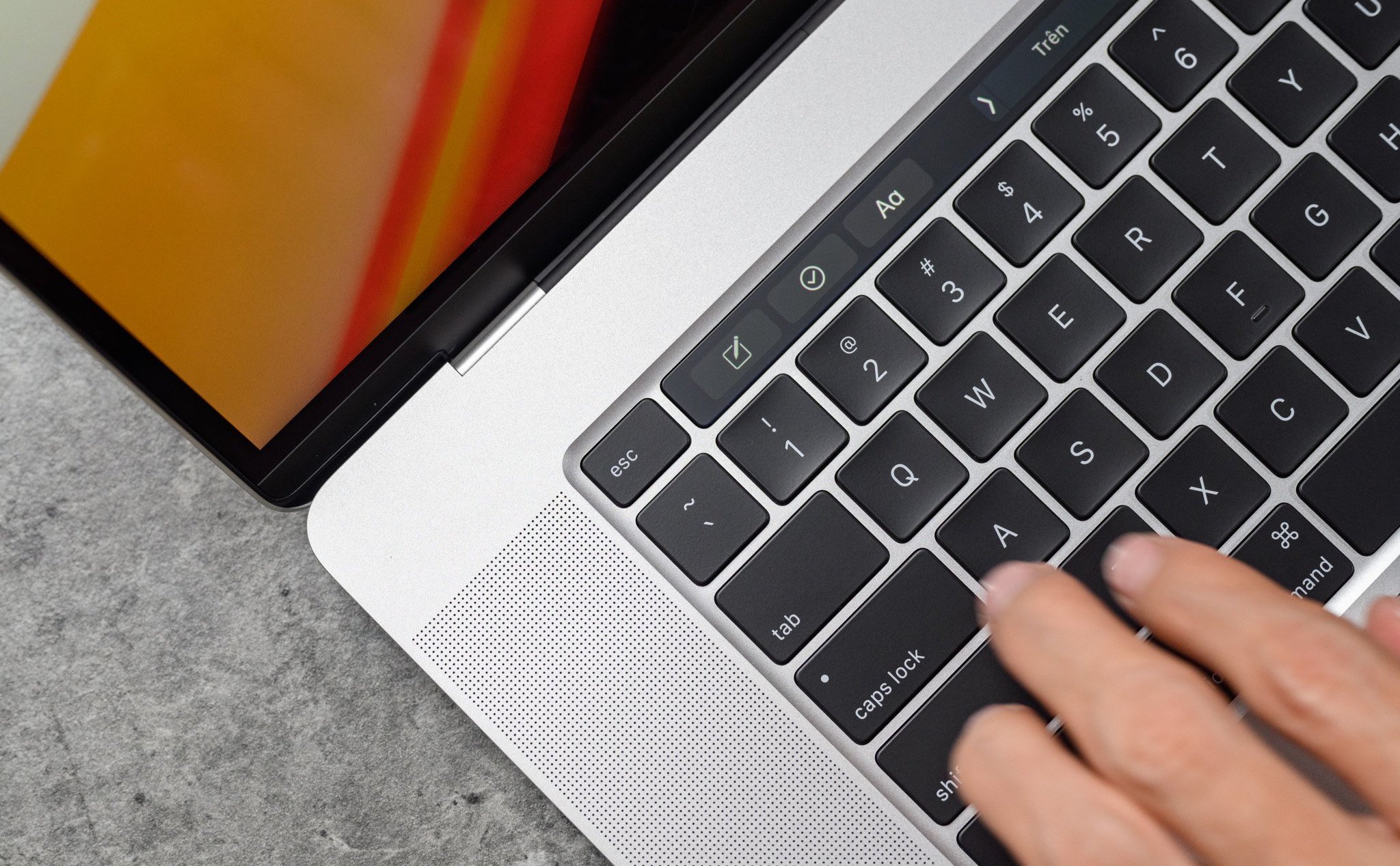WSJ đo âm thanh gõ phím: MacBook Pro 16” mới gõ còn êm hơn MacBook Pro 2015