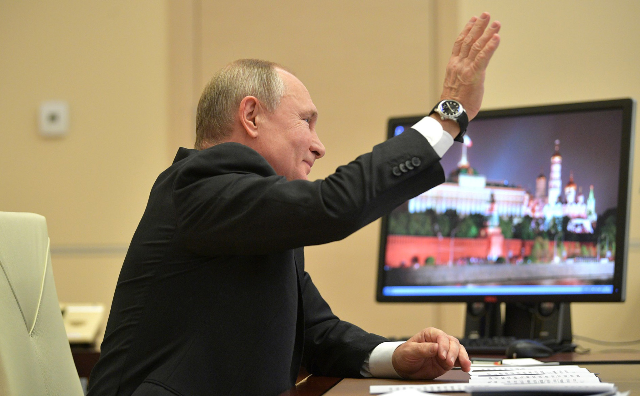 Tổng thống Nga Putin vẫn đang dùng 2 máy tính chạy Windows XP