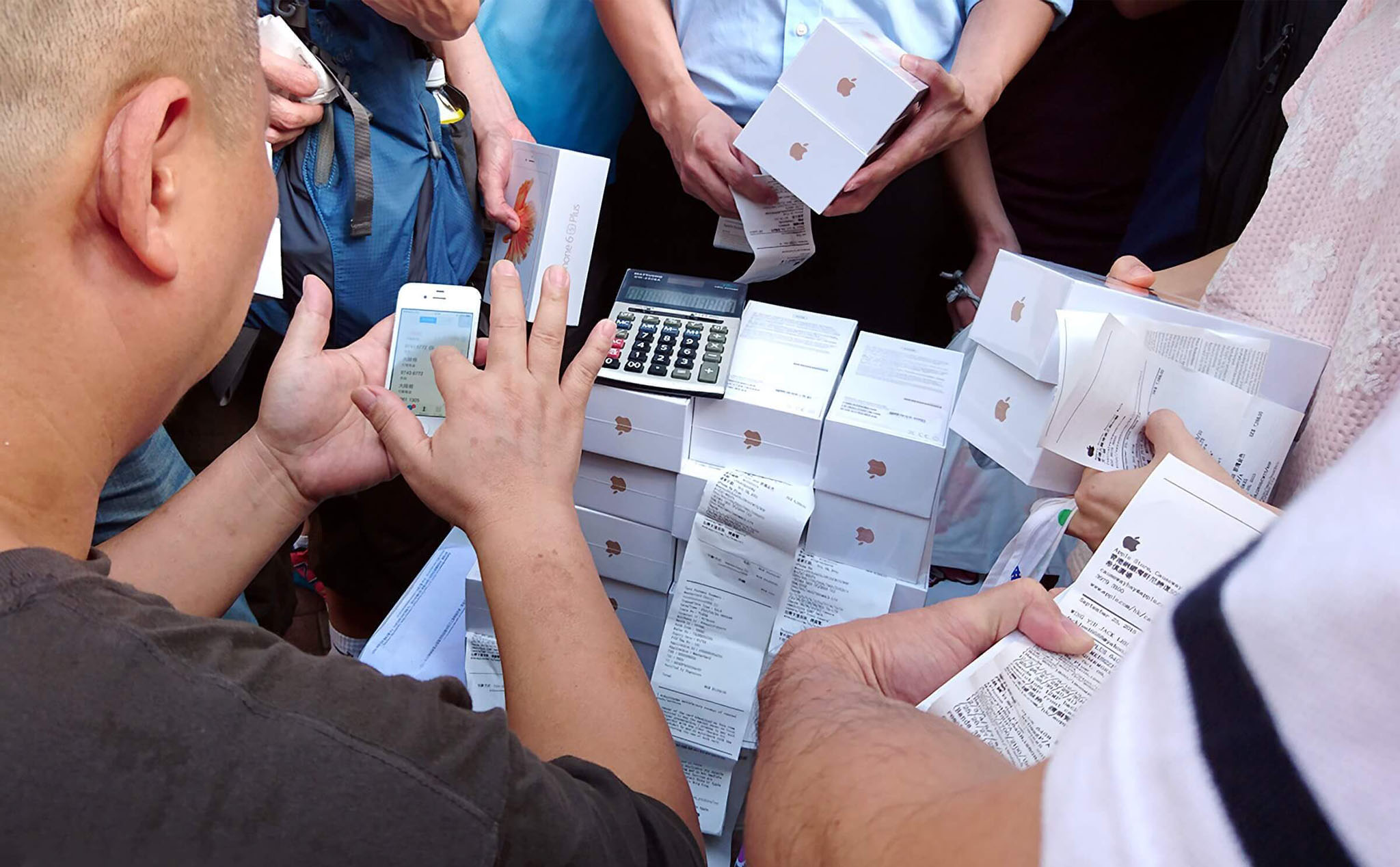 Nhân viên Foxconn kiếm được 43 triệu USD nhờ trộm linh kiện về tự dựng iPhone đem bán