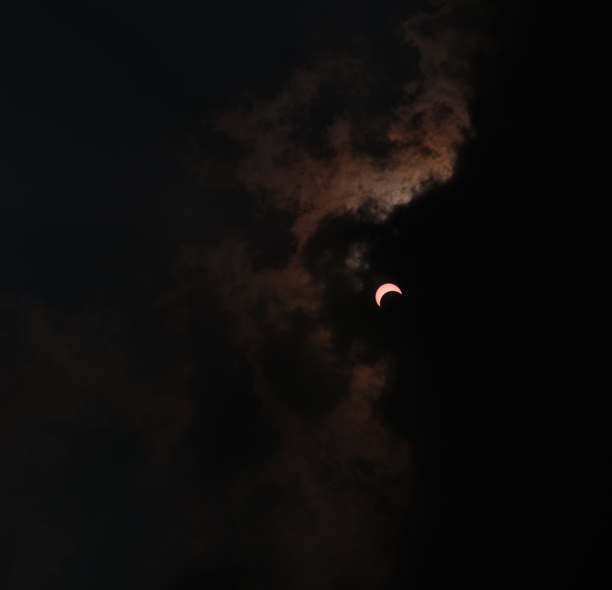 Đang tải nhat-thuc-solar-eclipse-2019.jpg…