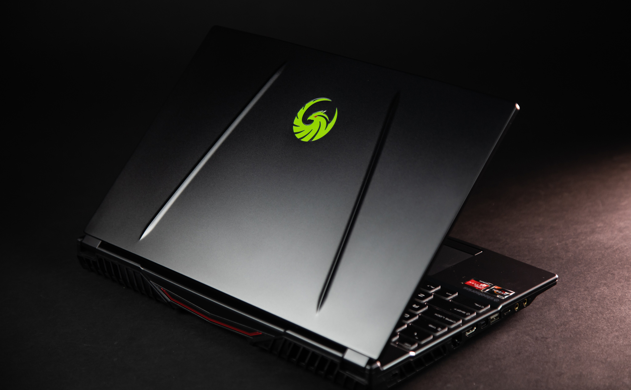 [QC] MSI Alpha 15: Laptop gaming 7nm đầu tiên trên thế giới