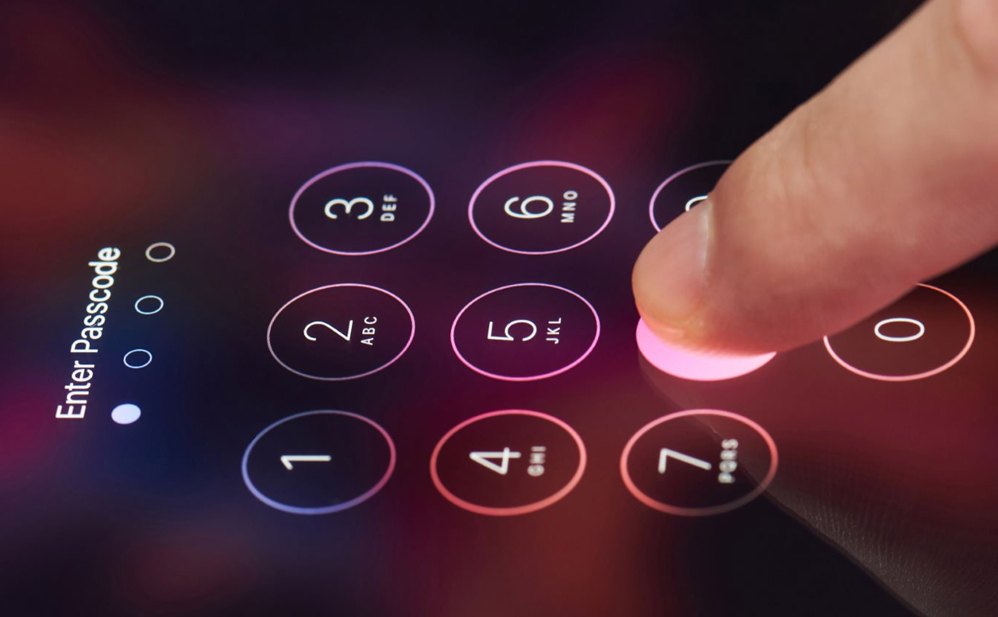 FBI lại nhờ Apple mở khóa iPhone của một kẻ xả súng khác