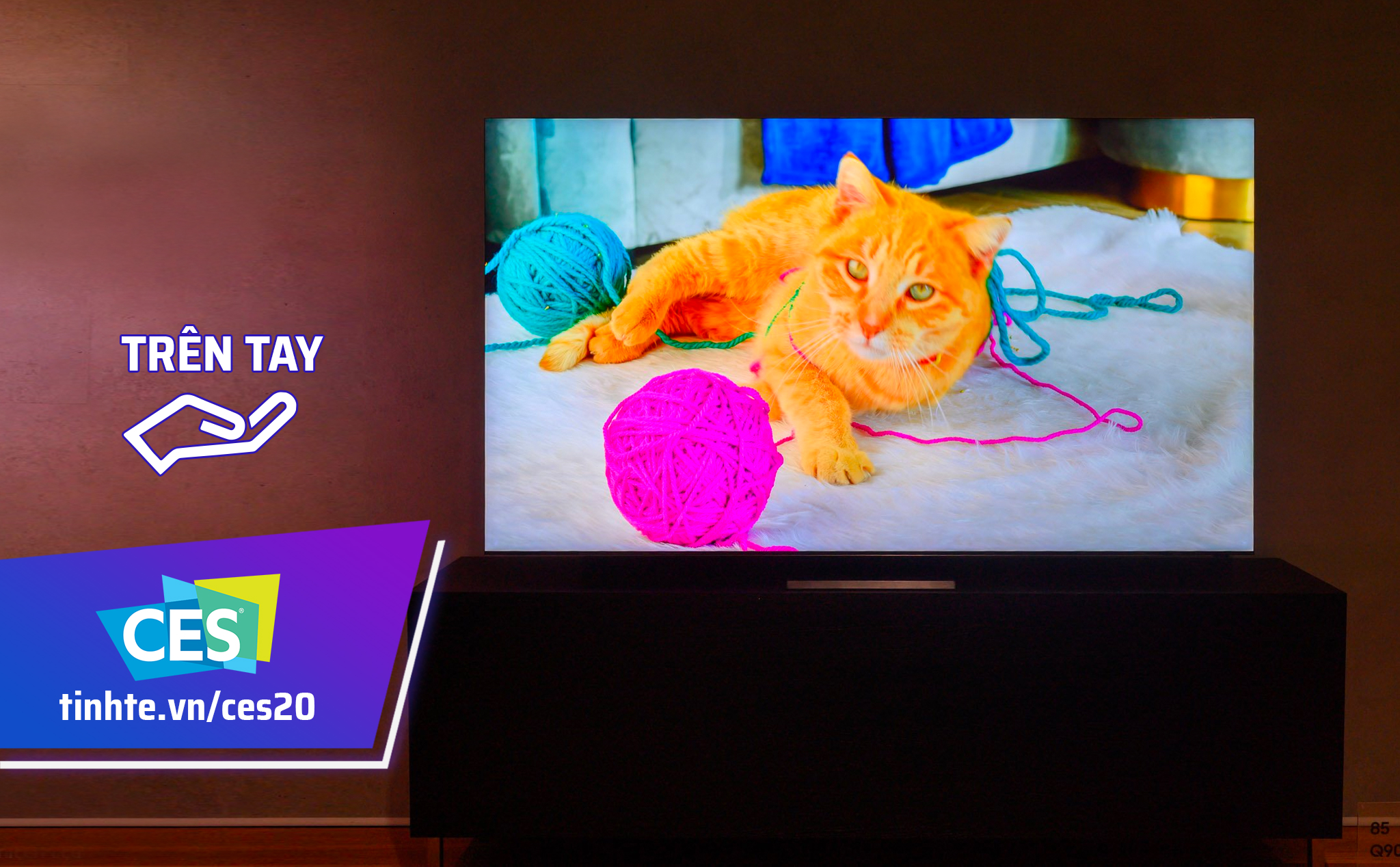 #CES20: Trên tay TV Samsung QLED 8K Q950TS, viền siêu mỏng, hiển thị 99%, loa ở cạnh màn hình