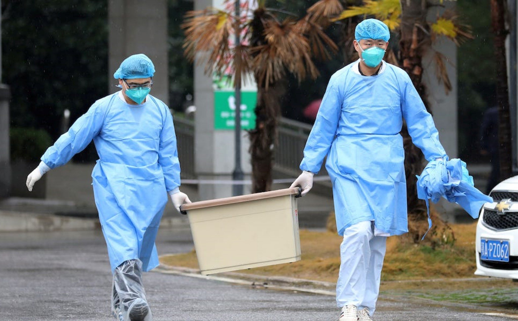 Trung Quốc chính thức khẳng định dịch viêm phổi lạ đang lây từ người sang người