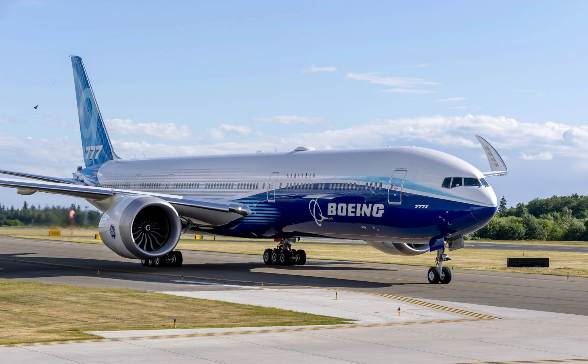 777X thực hiện chuyến bay đầu tiên thành công, áp lực được giải tỏa phần nào cho Boeing