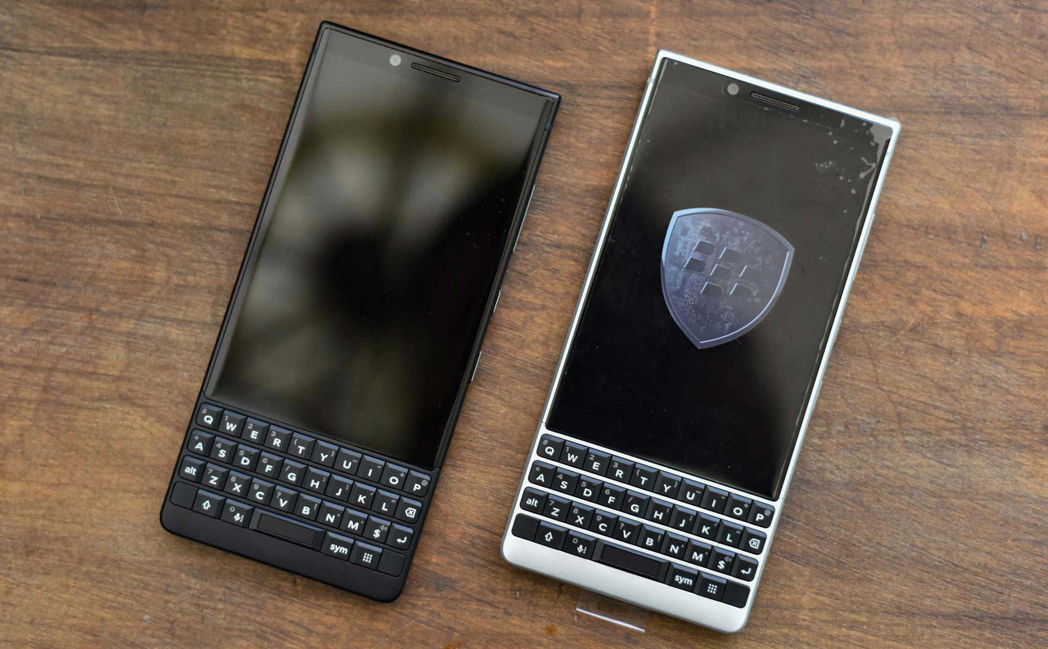 Nokia đã có HMD Global, vậy ai sẽ cứu BlackBerry?