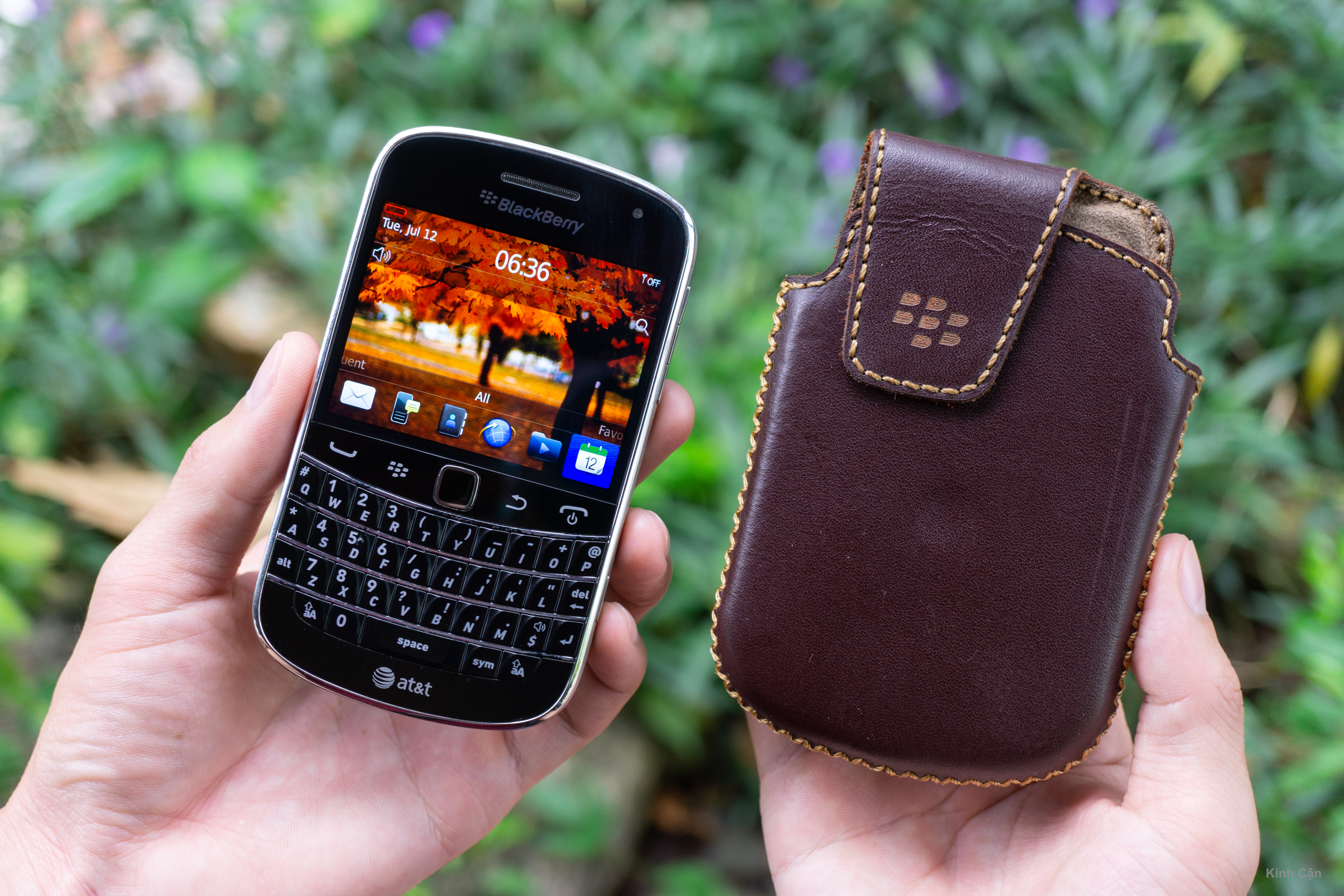 Điện thoại bàn phím cứng BlackBerry liệu còn phù hợp với xu hướng hiện nay? Vì sao anh em thích?