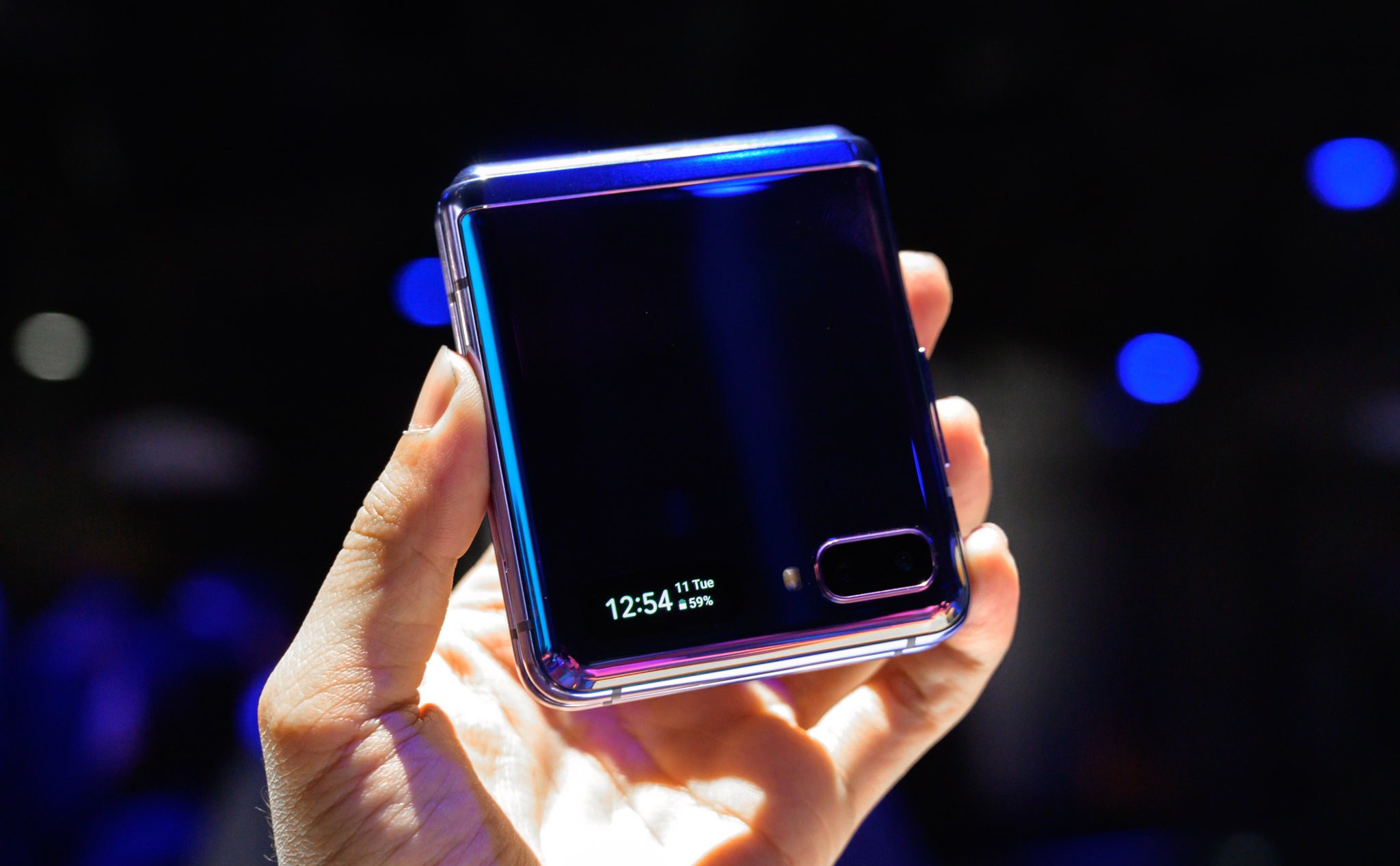 Trên tay Samsung Galaxy Flip Z: gọn, đẹp và rất dễ yêu!