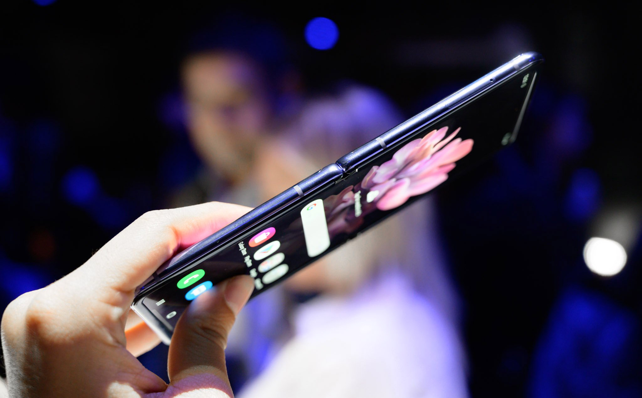Samsung sẽ dùng tên Galaxy Z cho tất cả những smartphone màn gập sau này