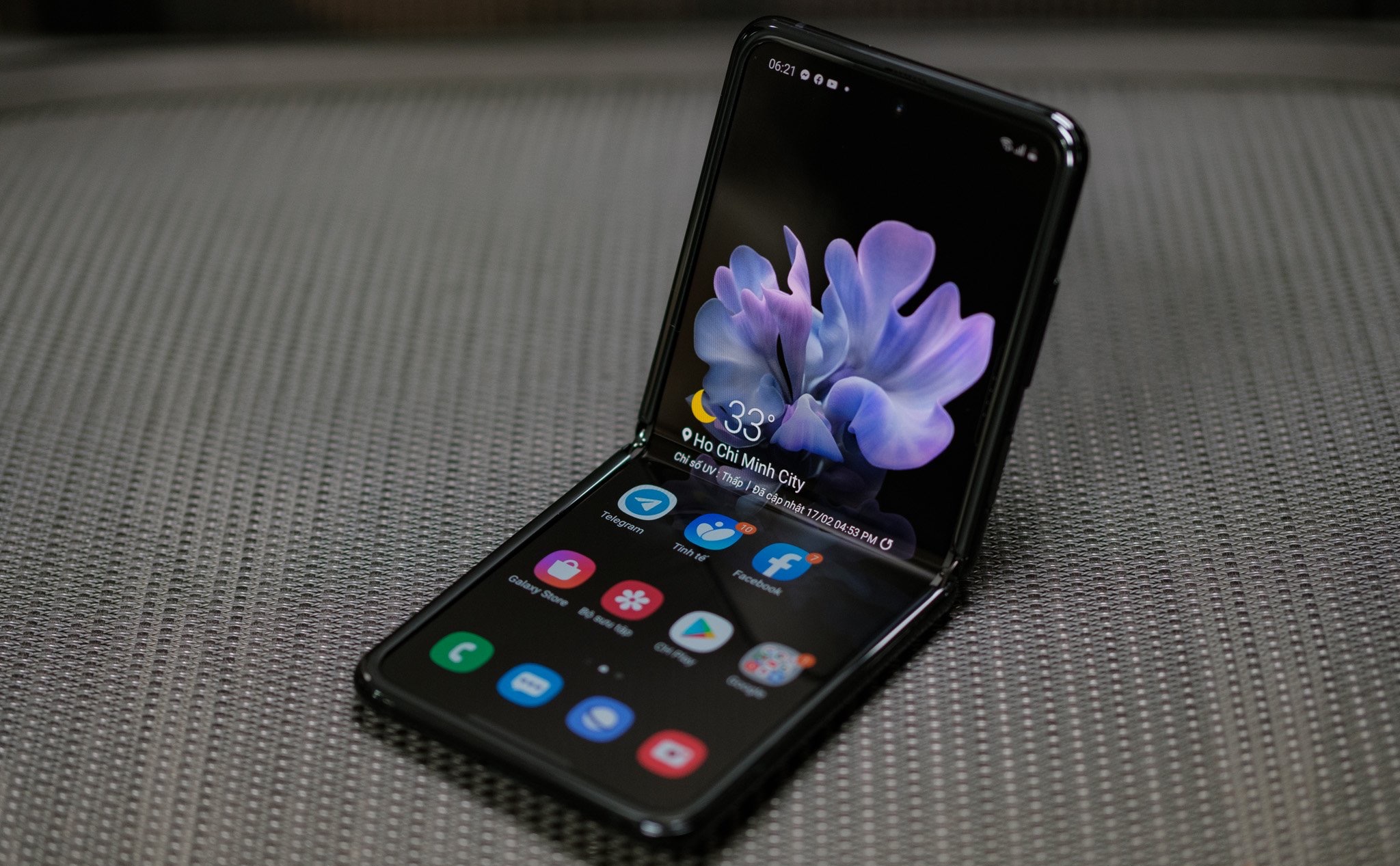 Kính UTG trên Galaxy Z Flip sẽ được Samsung bán cho các hãng làm điện thoại gập khác