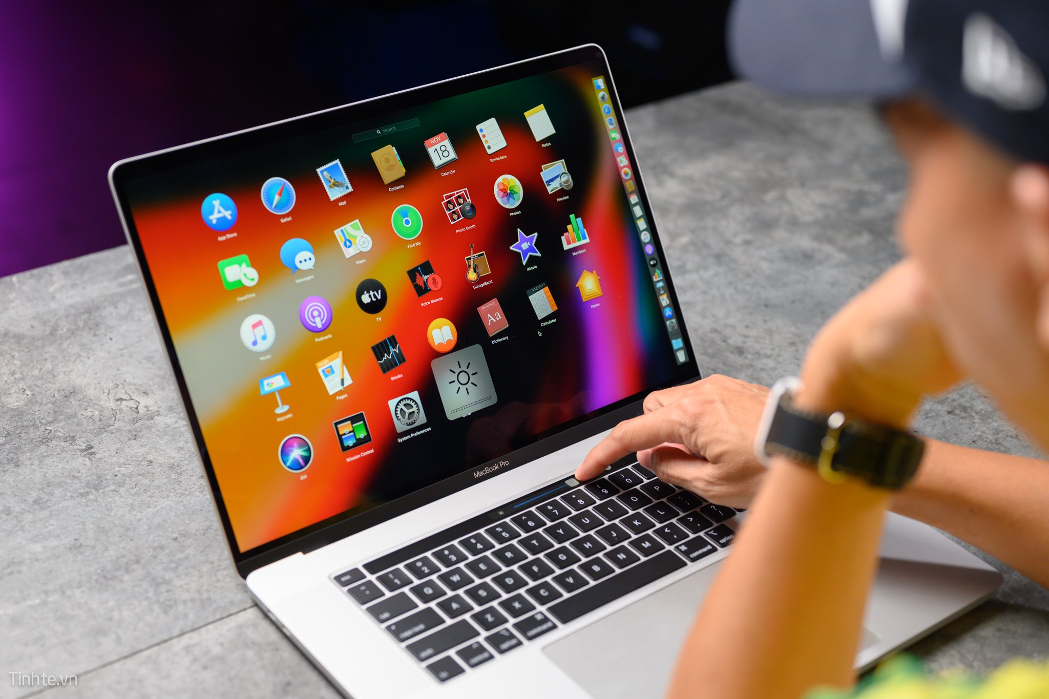 Apple sẽ ra mắt MacBook Pro 14,1" thay cho bản 13"?