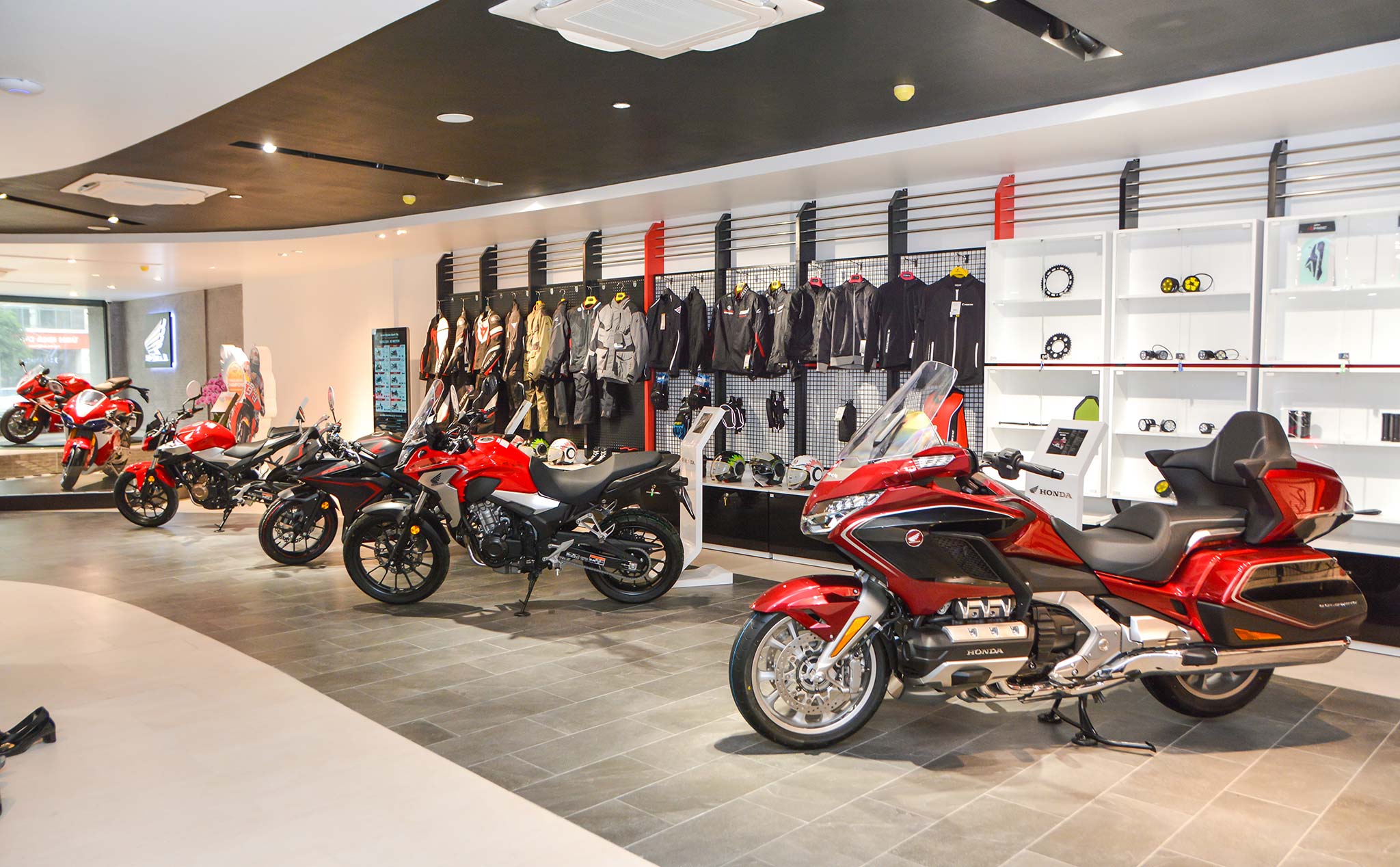 Honda Việt Nam khai trương cửa hàng Phân Khối Lớn đầu tiên tại Hà Nội - Bigbike Shop Doanh Thu