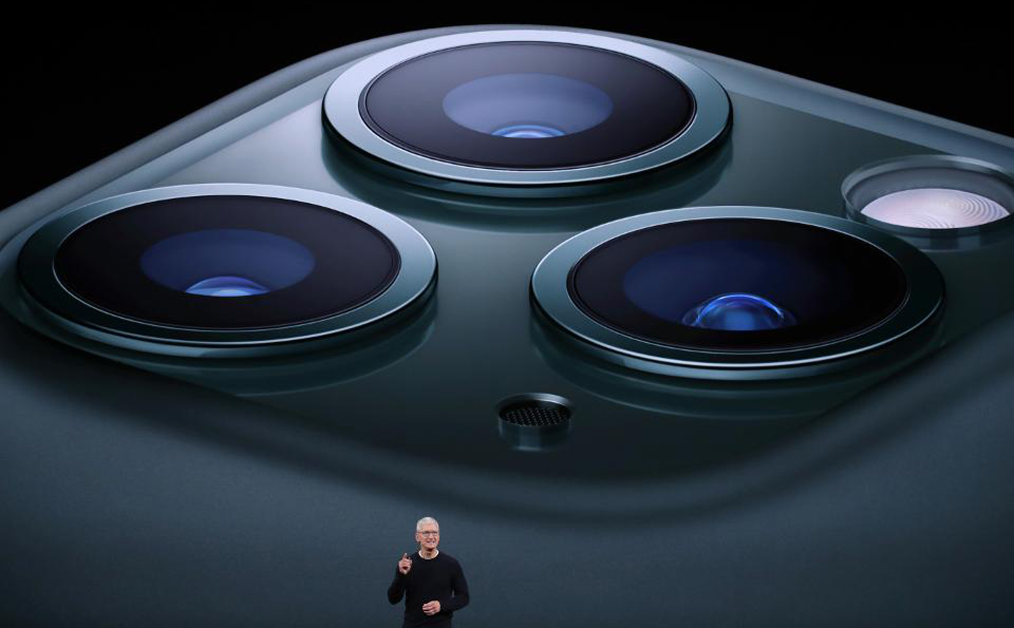 Tin đồn về iPhone thế hệ mới: Phiên bản Max sẽ nâng cấp kích thước lên 6.7", ống rộng có chống rung?