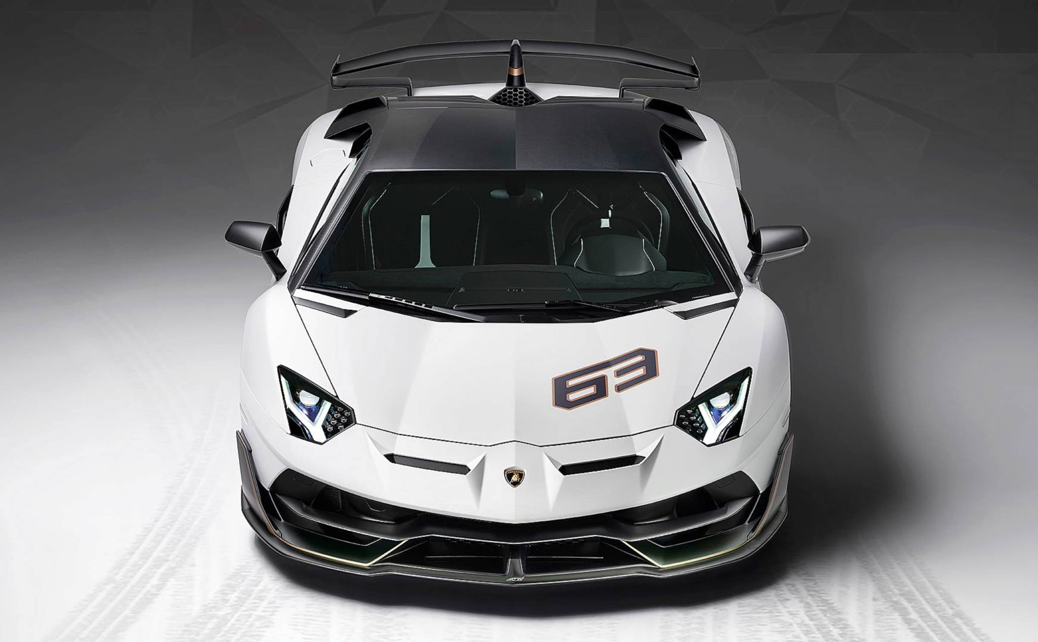 Lamborghini triệu hồi Aventador SVJ vì lỗi tay nắm cửa có thể nhốt chủ nhân bên trong xe