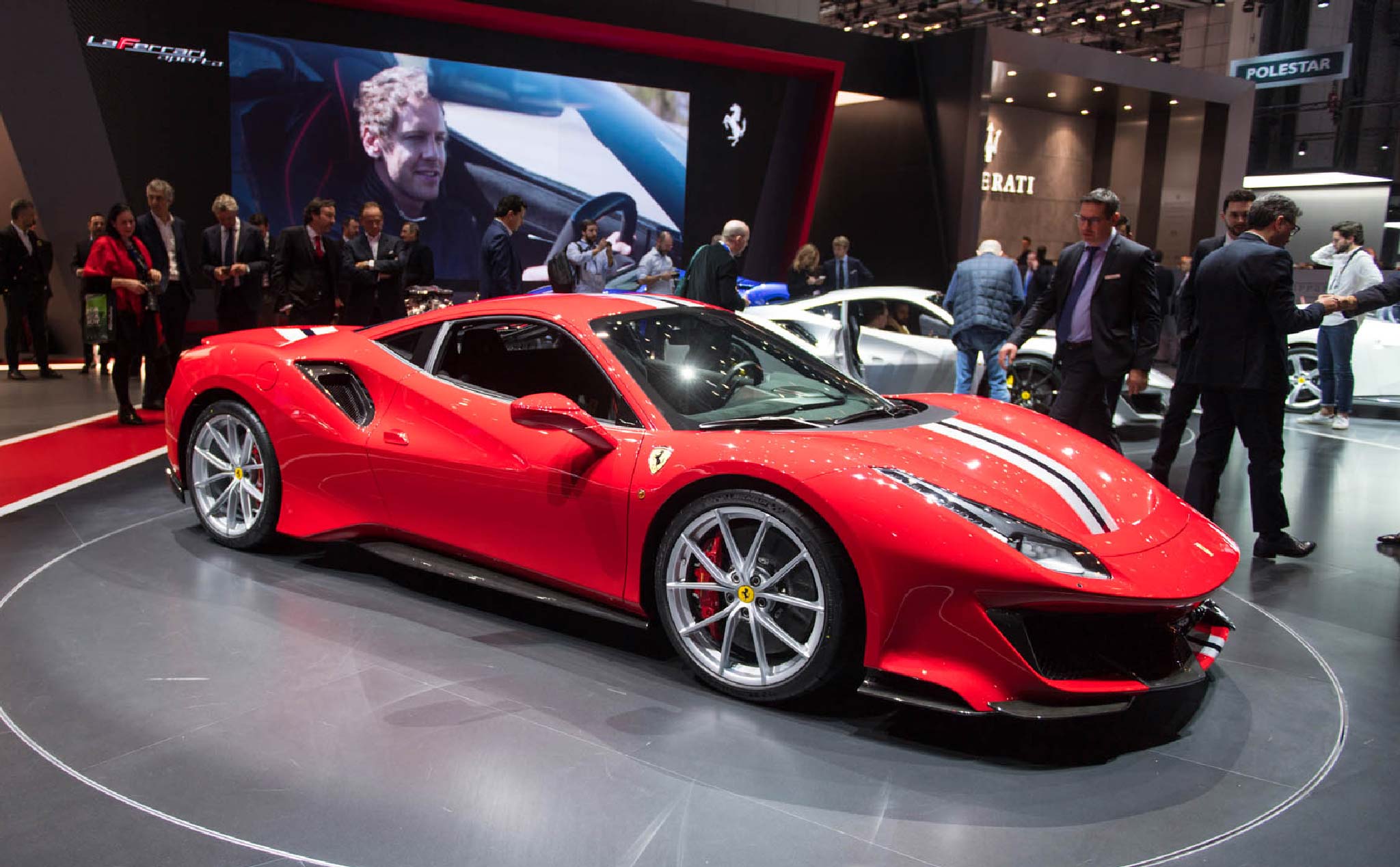 Trong năm vừa rồi, Ferrari lời hơn 2 tỷ trên mỗi chiếc xe bán ra