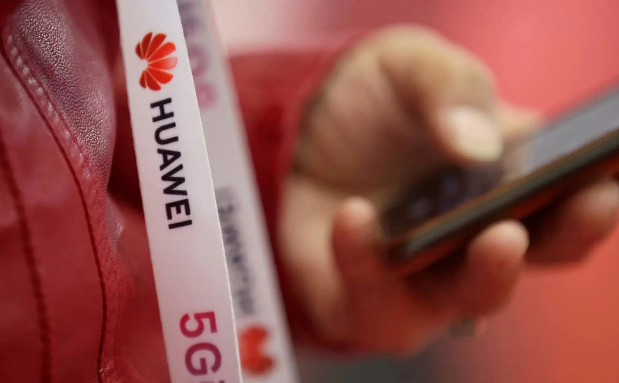 Trung Quốc yêu cầu Mỹ “ngưng o ép vô lý” Huawei