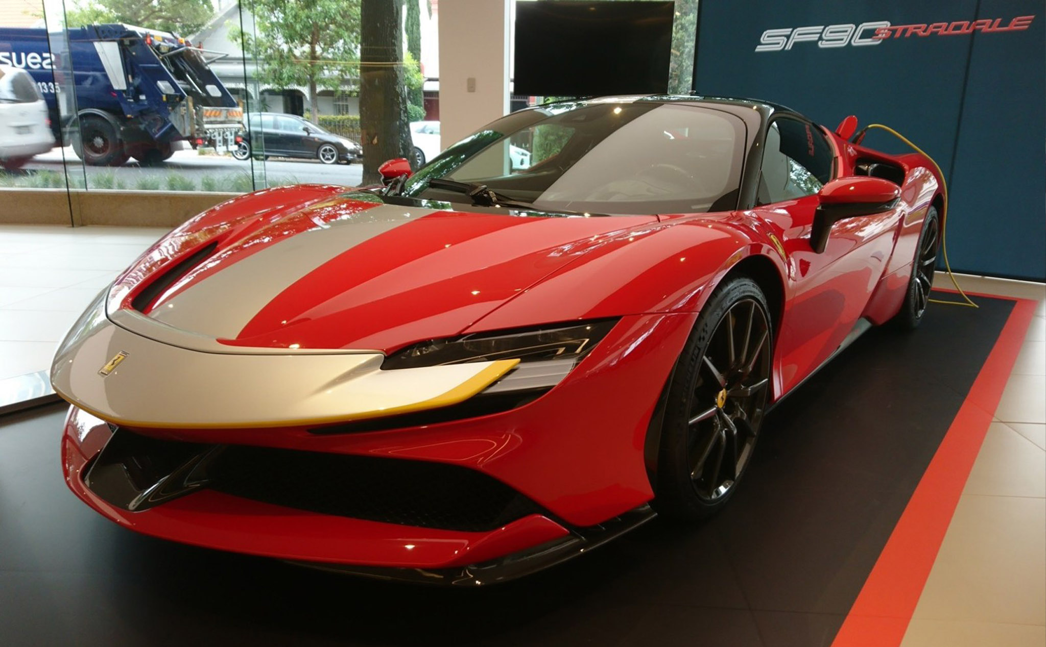 Ferrari cho rằng pin xe điện chưa đủ mạnh để làm siêu xe, nhận định này liệu có đúng?