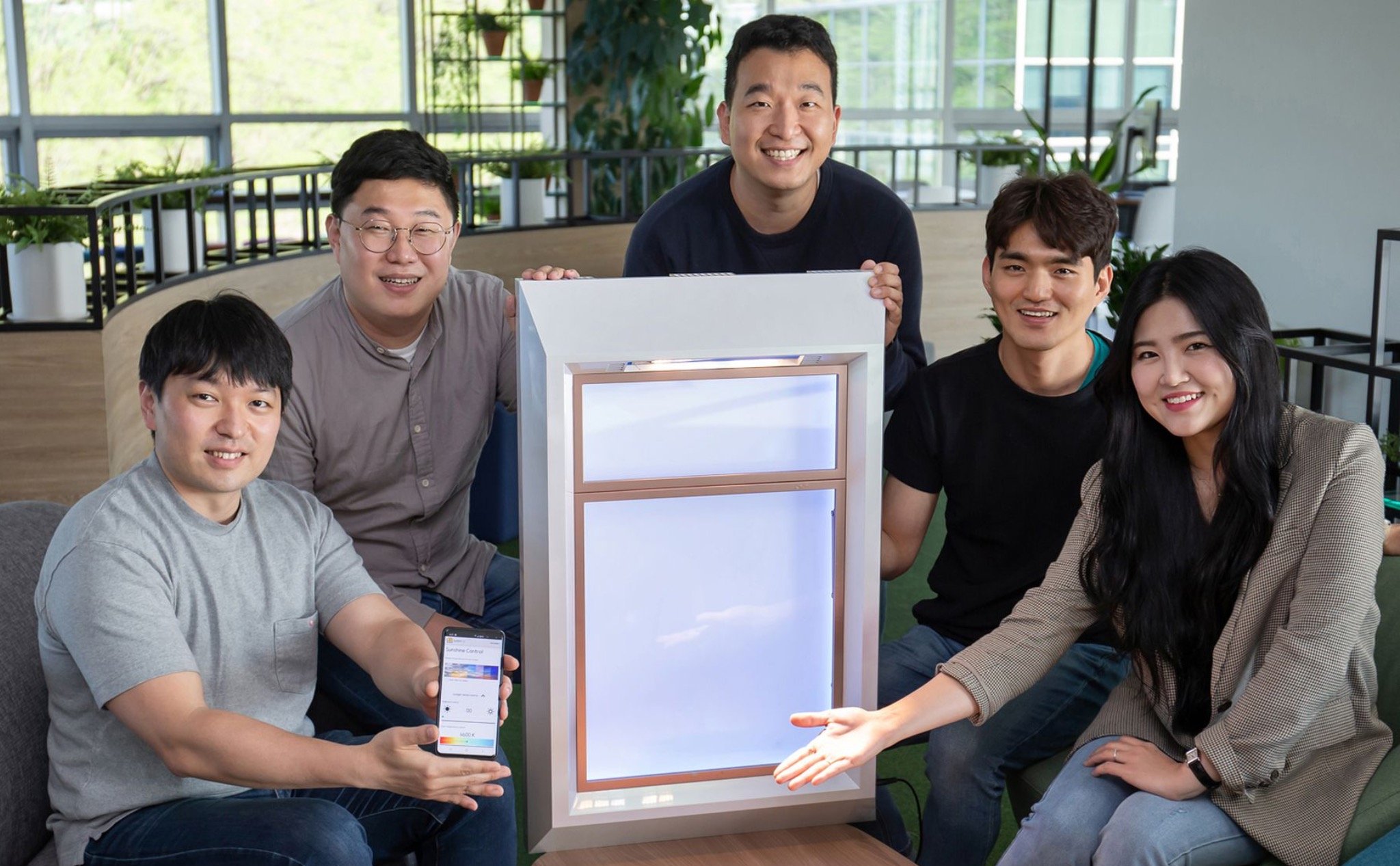 Samsung ra mắt cửa sổ nhân tạo có thể chỉnh độ sáng, màu nắng, tạo vitamin D cho da