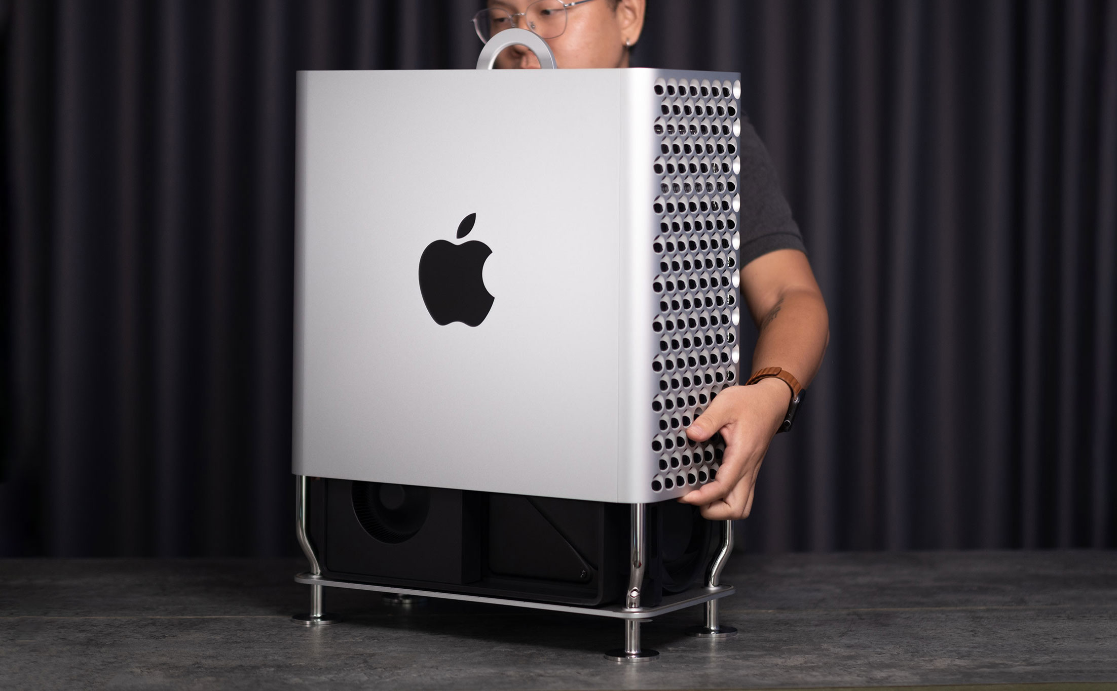 Trên tay Mac Pro 2019: to, nặng, đẹp xuất sắc và đắt xắt ra miếng