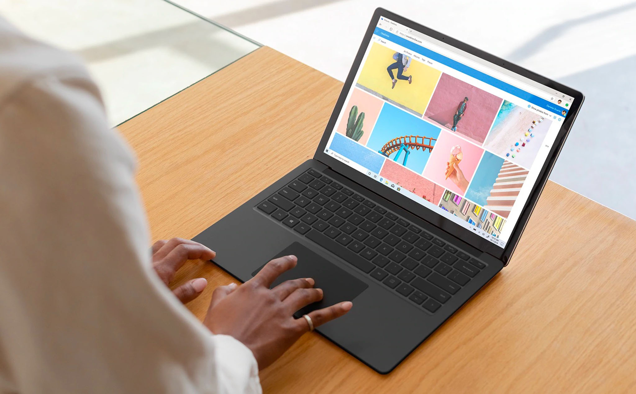 Có vẻ như Microsoft cũng sẽ trang bị Ryzen Mobile 4000 cho Surface Laptop!