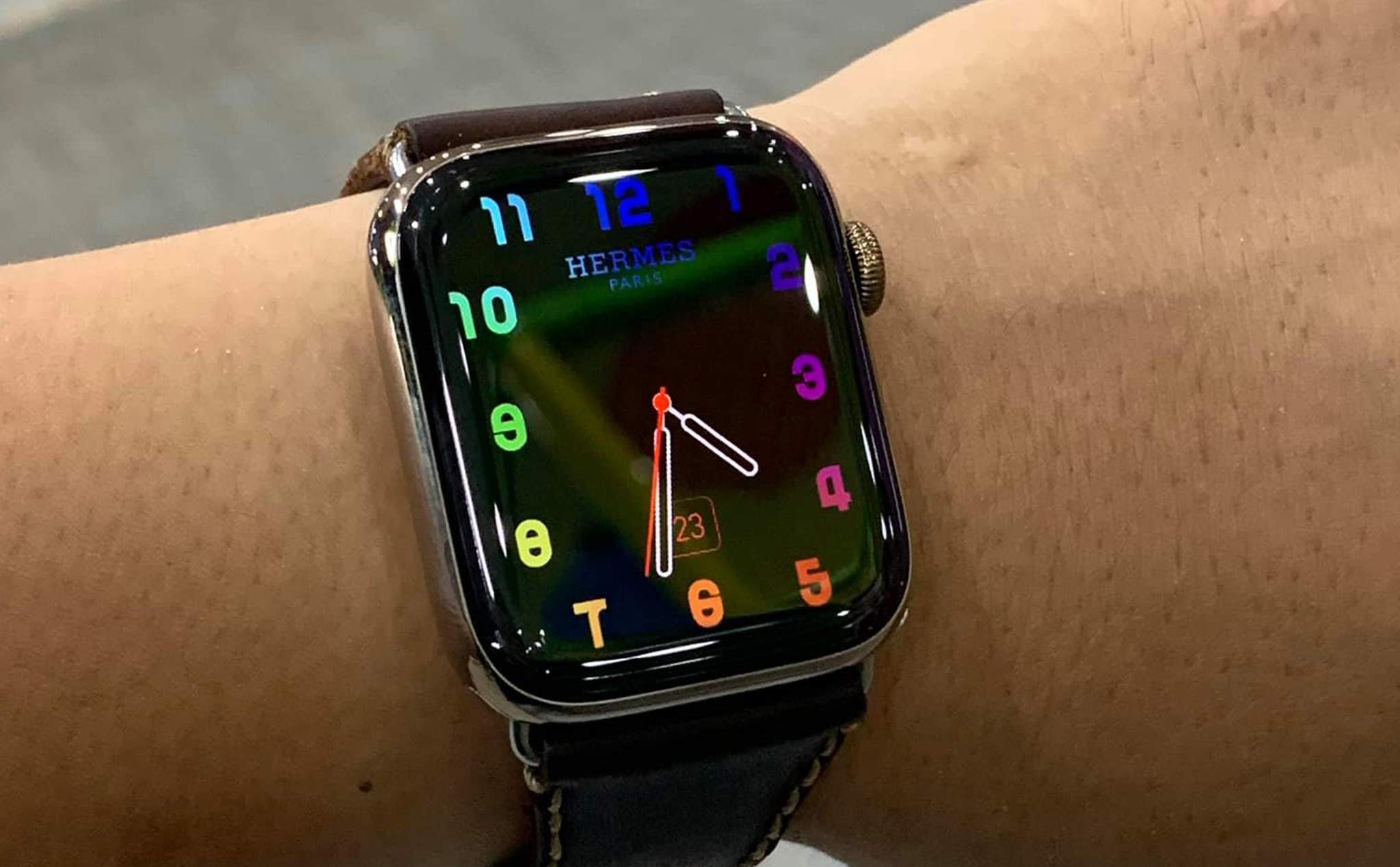 Chia sẻ ứng dụng Clockology: thay thế mặt đồng hồ cho Apple Watch