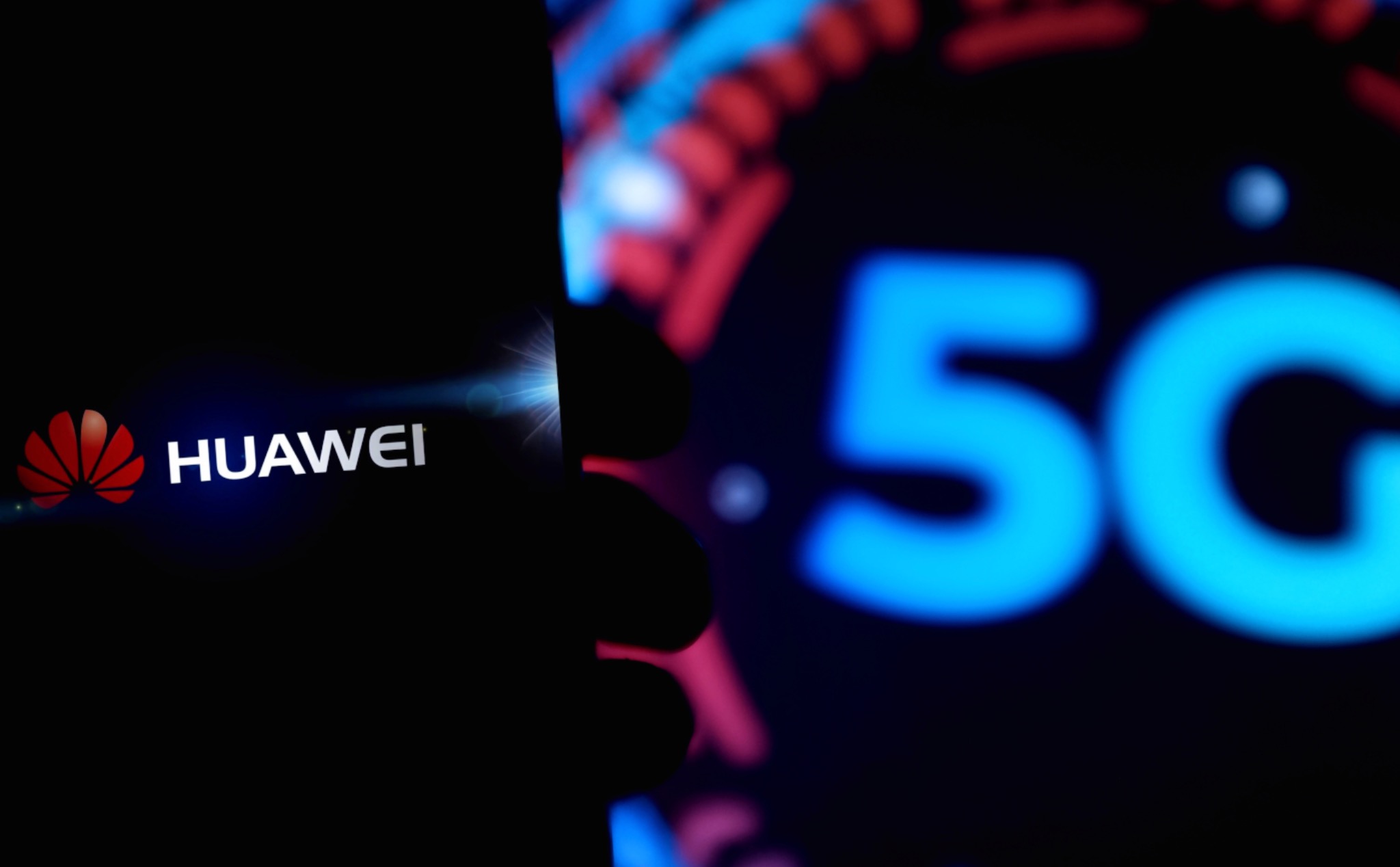 Cấm vận từ Mỹ khiến thiết bị mạng của Huawei kém an toàn, Anh không triển khai