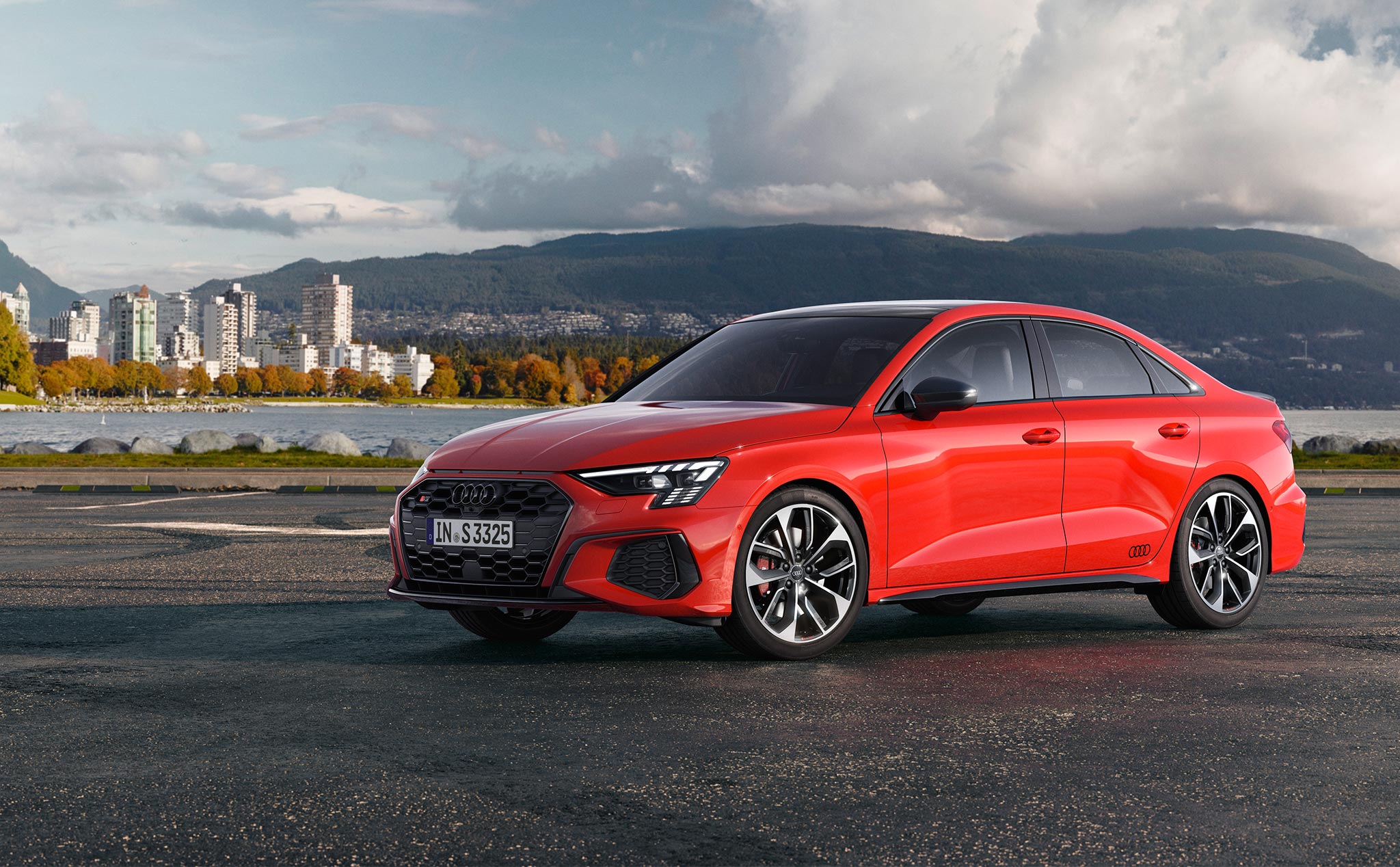 Audi S3 thế hệ thứ 4 ra mắt, mẫu xe nhỏ gọn hiệu năng cao 310 mã lực