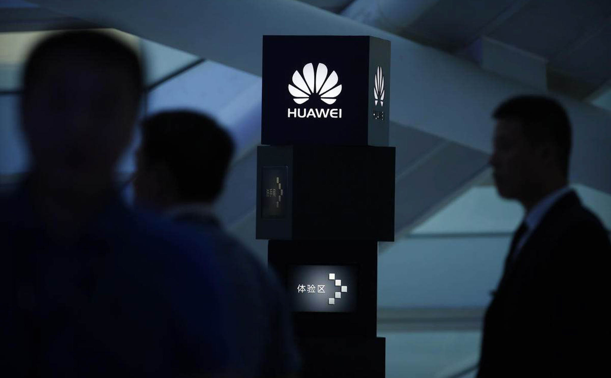 Huawei đang trong “chế độ sinh tồn” khi lệnh cấm của Mỹ chỉ còn 3 tuần là có hiệu lực
