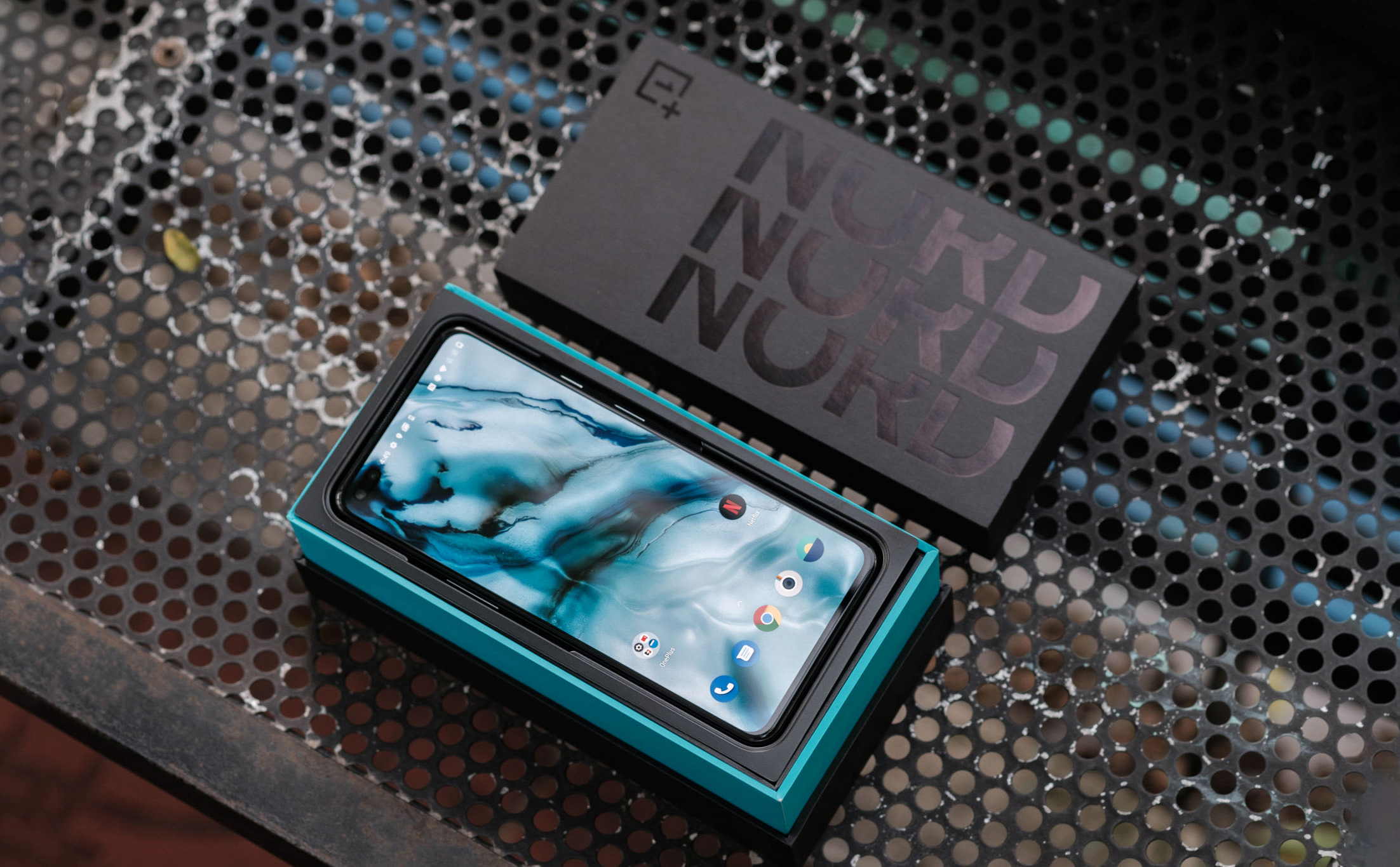 Mở hộp OnePlus Nord 5G: liệu sẽ là flagship killer phân khúc cận cao cấp?