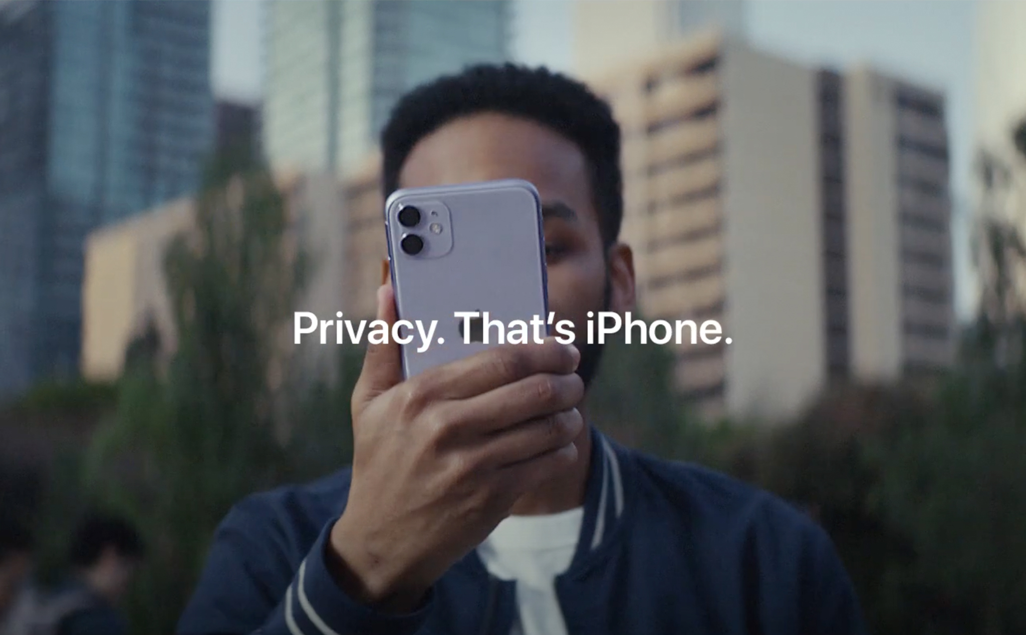 Apple đăng quảng cáo vui về bảo mật trên iPhone