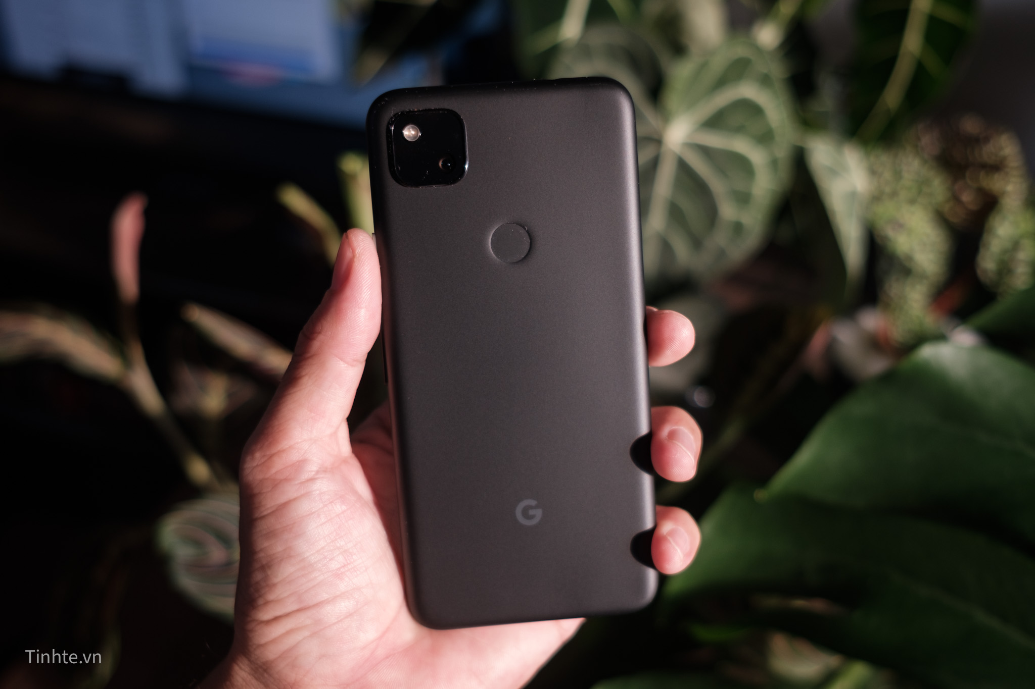 Trên tay Google Pixel 4A: Made in Vietnam