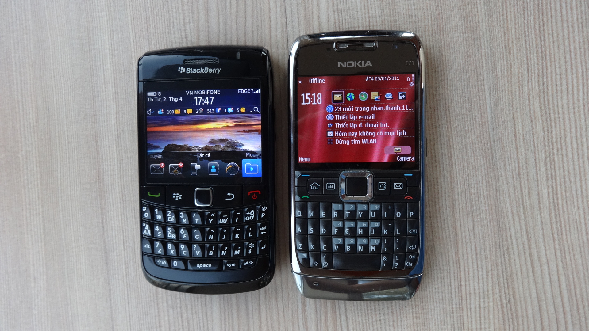 Nokia E71 và BlackBerry Bold 9780: 2 chiếc điện thoại bàn phím QWERTY mà mình yêu thích...