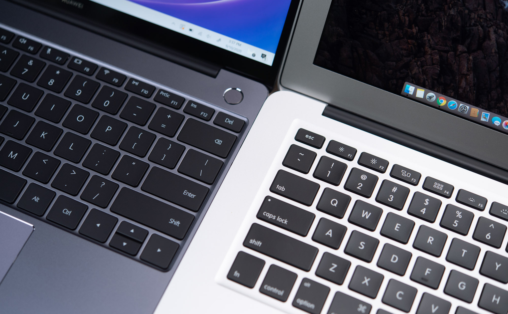 So sánh ngoại hình HUAWEI MateBook 13 và MacBook Air đời cũ