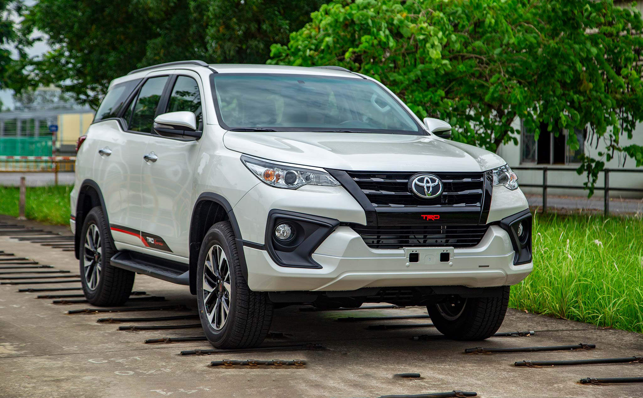 Toyota Việt Nam đang triệu hồi xe để khắc phục lỗi về bơm xăng, hệ truyền động và hệ thống phanh