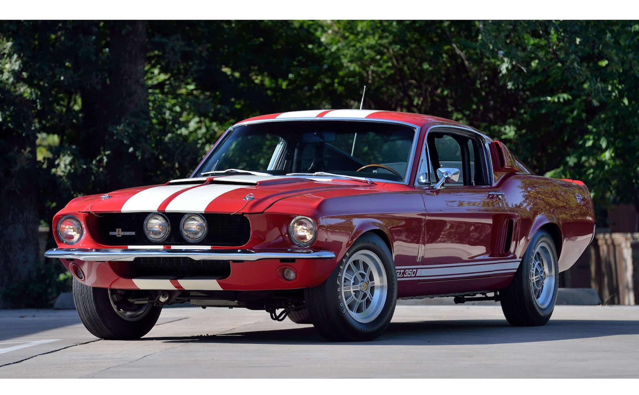 Chiêm ngưỡng Ford Mustang phiên bản Shelby GT350 đời 1967, đúng chất "cơ bắp Mỹ"!