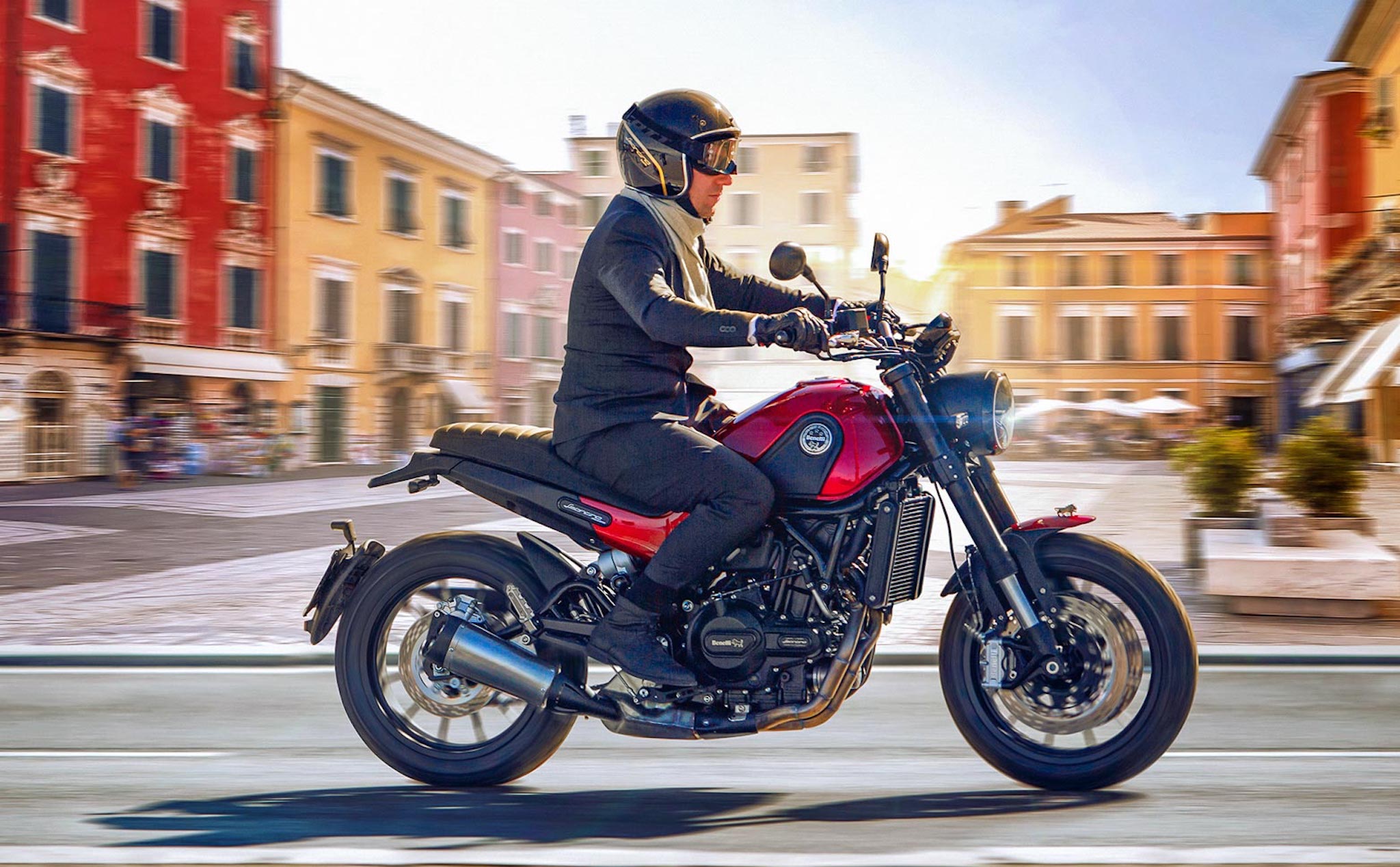 Benelli ra mắt Leoncino 2021 - chiếc mô tô cá tính & dễ sử dụng cho người mới