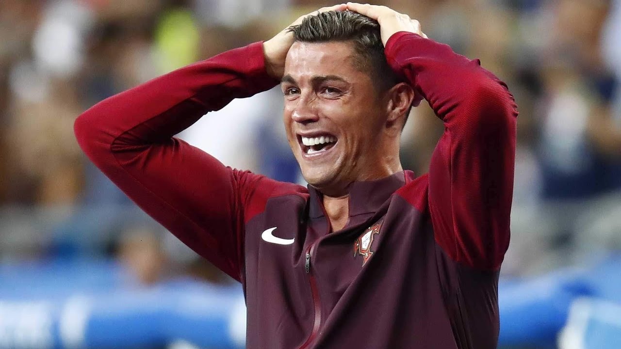 Cristiano Ronaldo (CR7) dương tính với virus corona