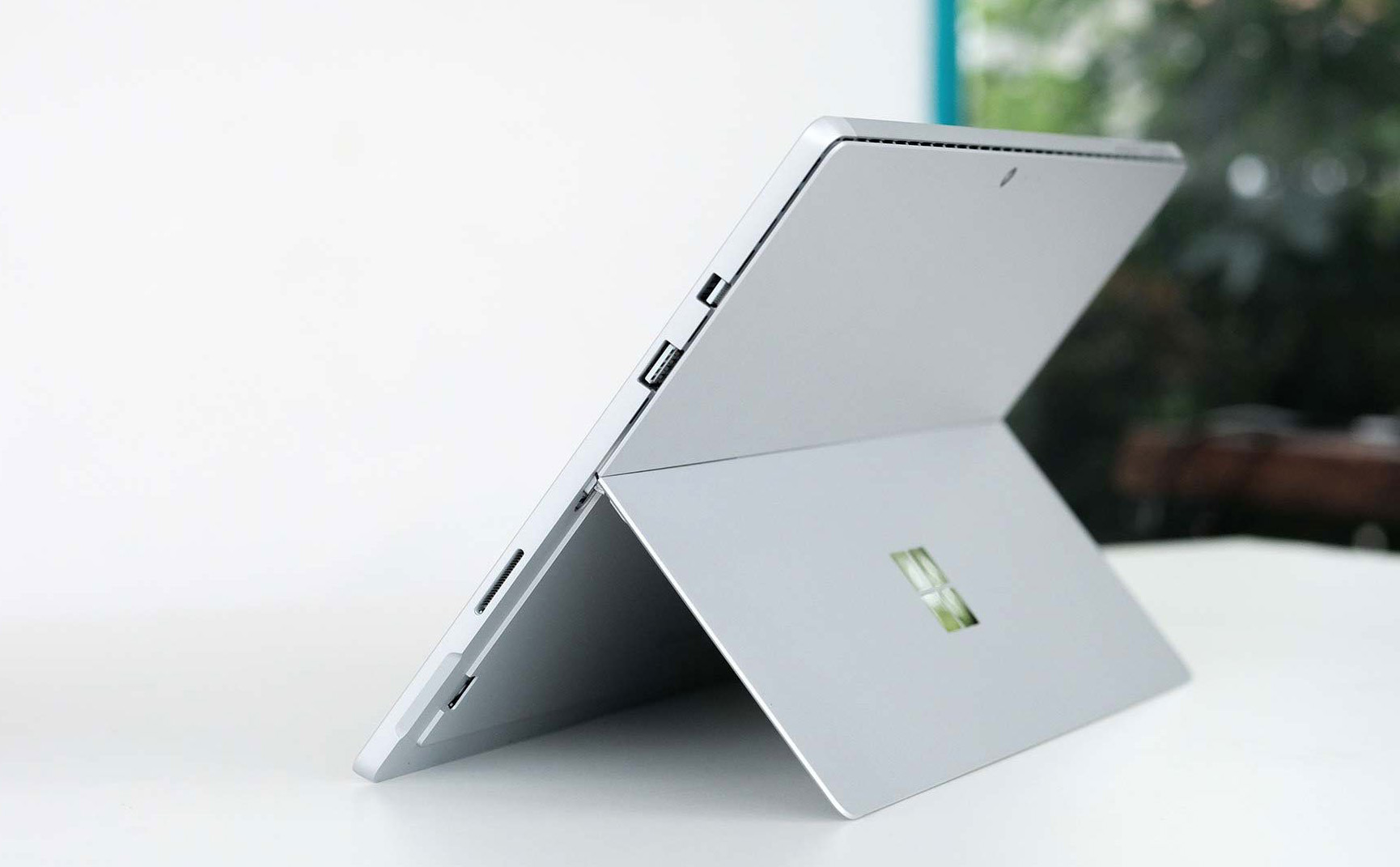 Chúc mừng Microsoft Surface 8 tuổi