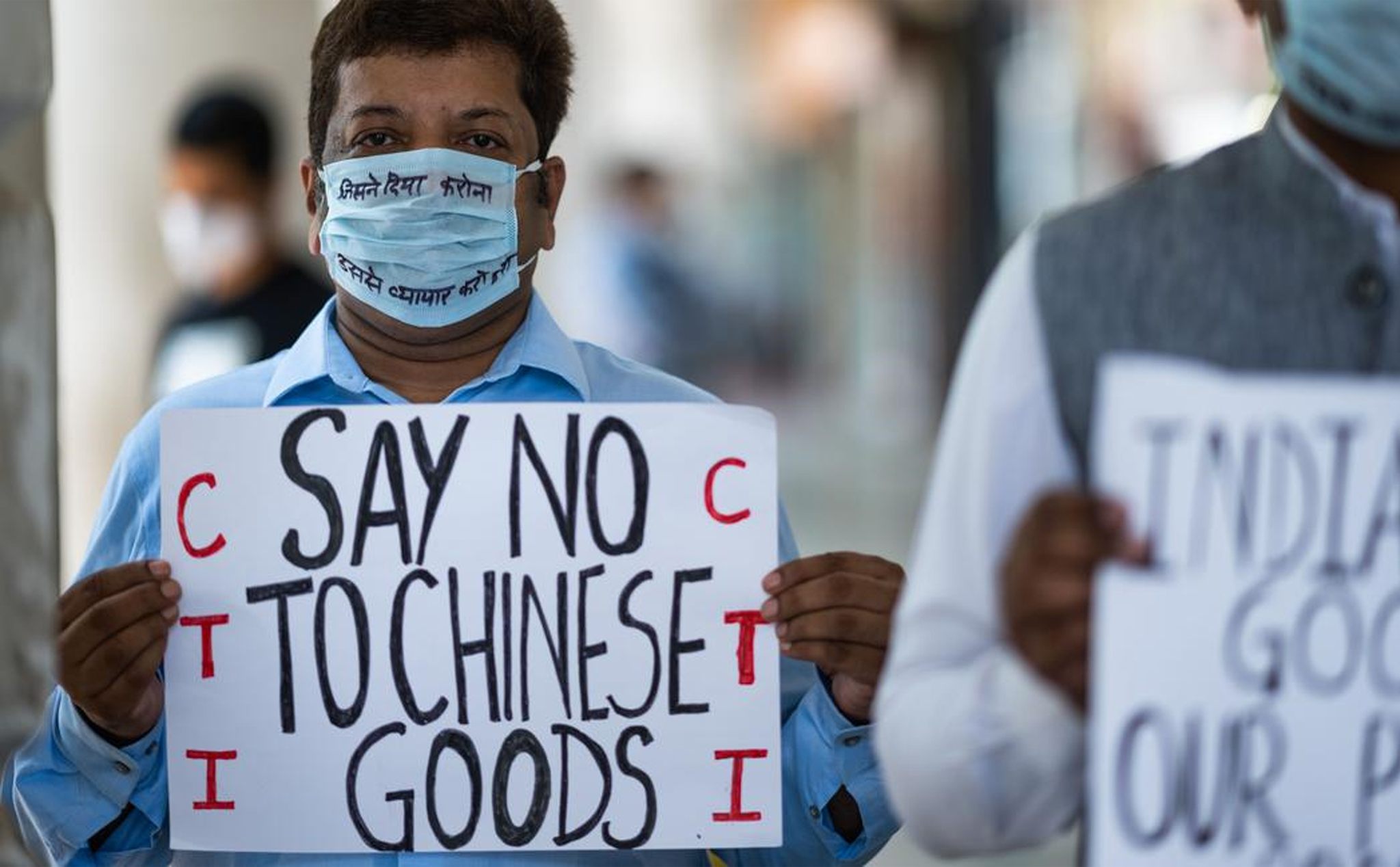 Những cửa hàng bán lẻ tại một số thành phố của Ấn Độ dừng bán smartphone Trung Quốc