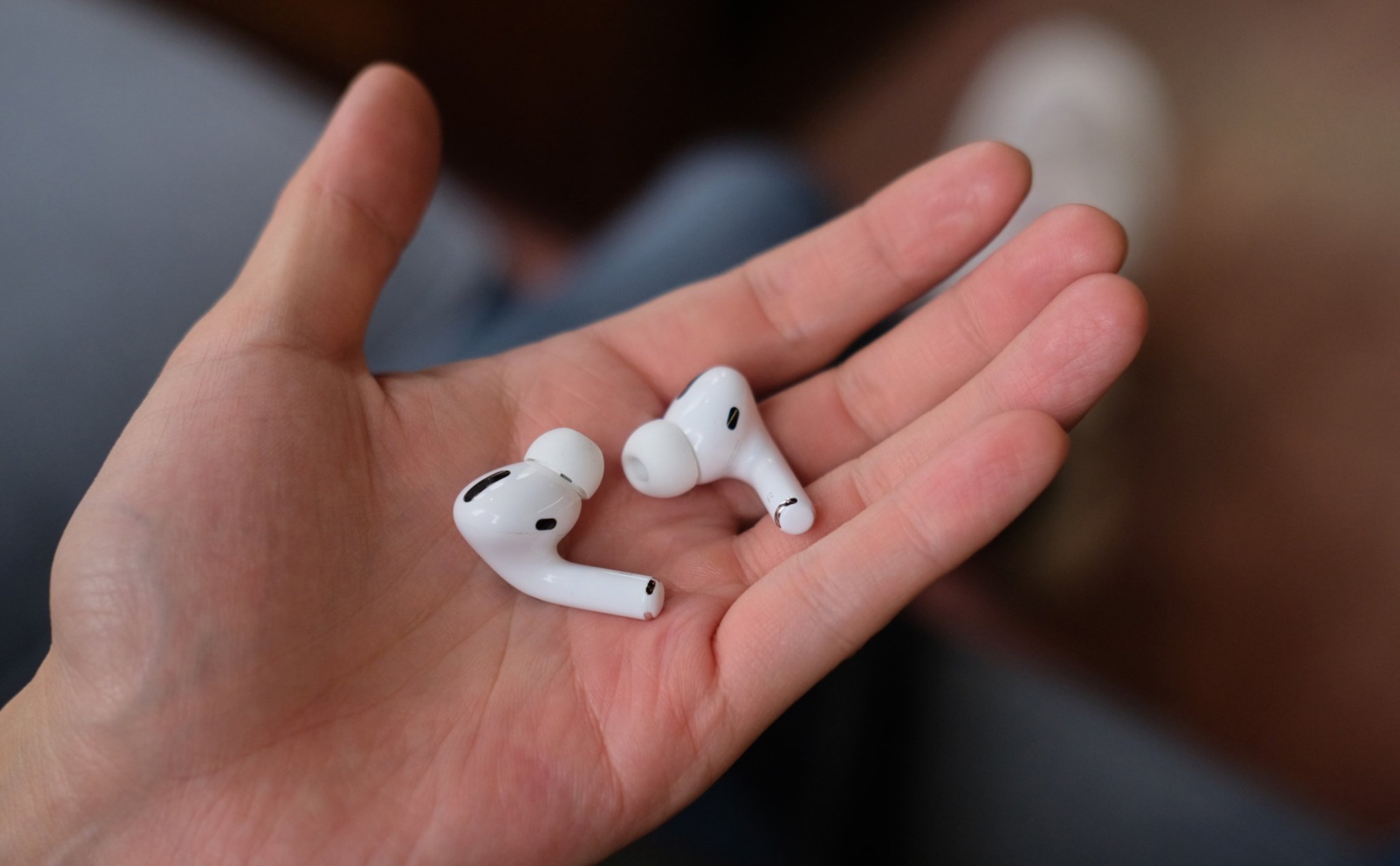 Apple sẽ thay miễn phí tai AirPods Pro bị lỗi không cách âm hoặc rè tiếng