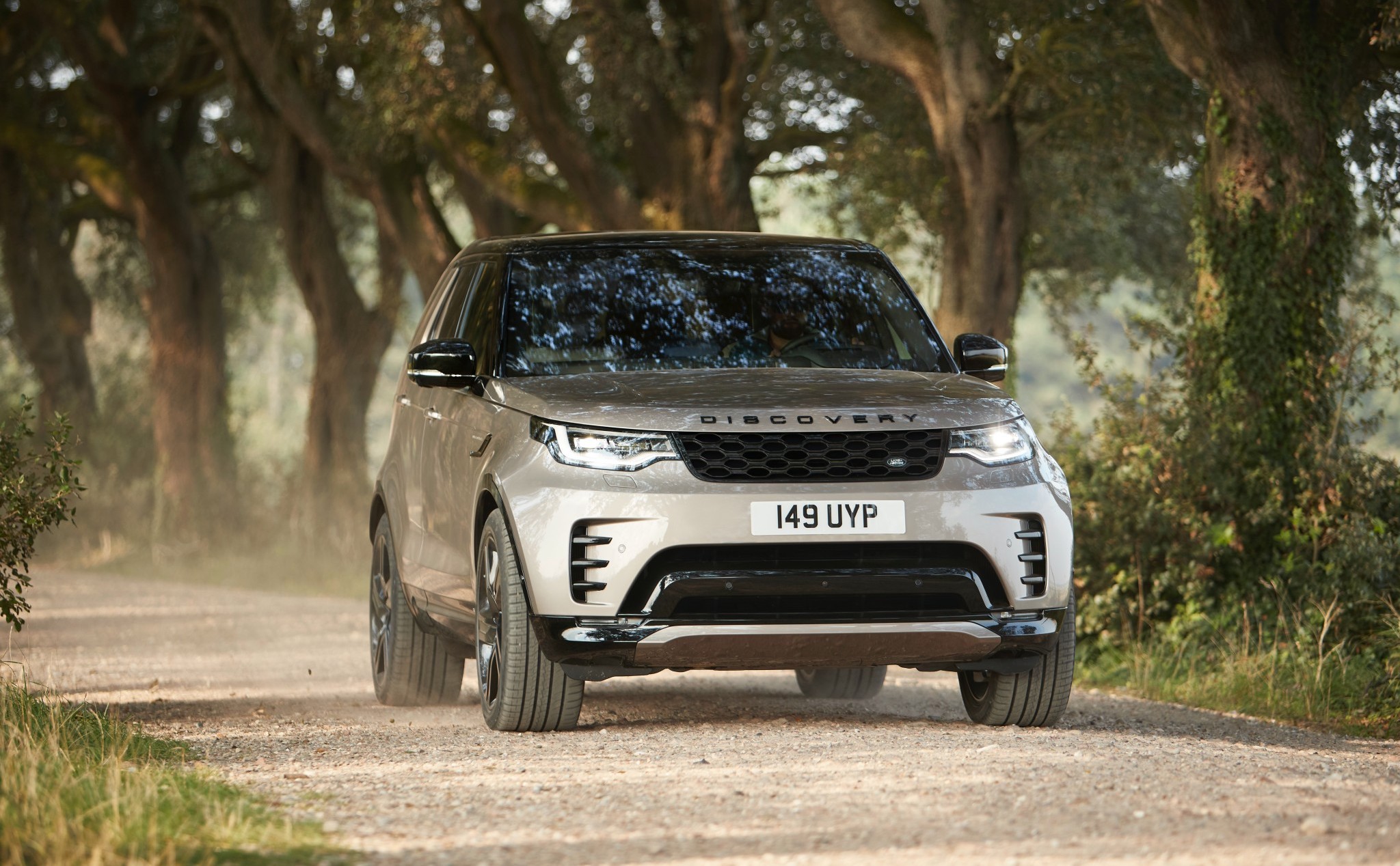 Chi tiết Land Rover Discovery 2021: thiết kế hiện đại, động cơ thế hệ mới, tiện nghi đỉnh cao