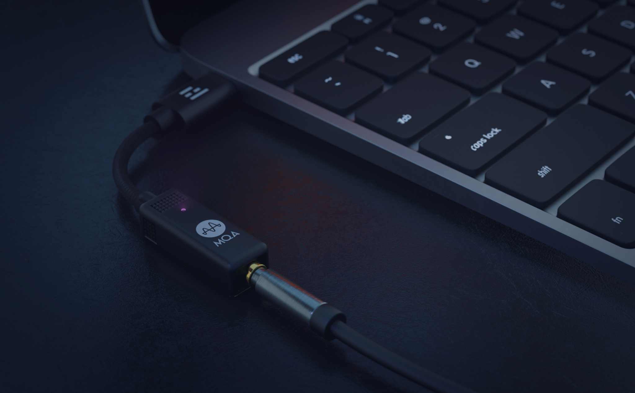 HELM Bolt: Chiếc adapter USB-C ra 3.5mm đầy đủ DSD, MQA, THX Amp với giá 99 USD