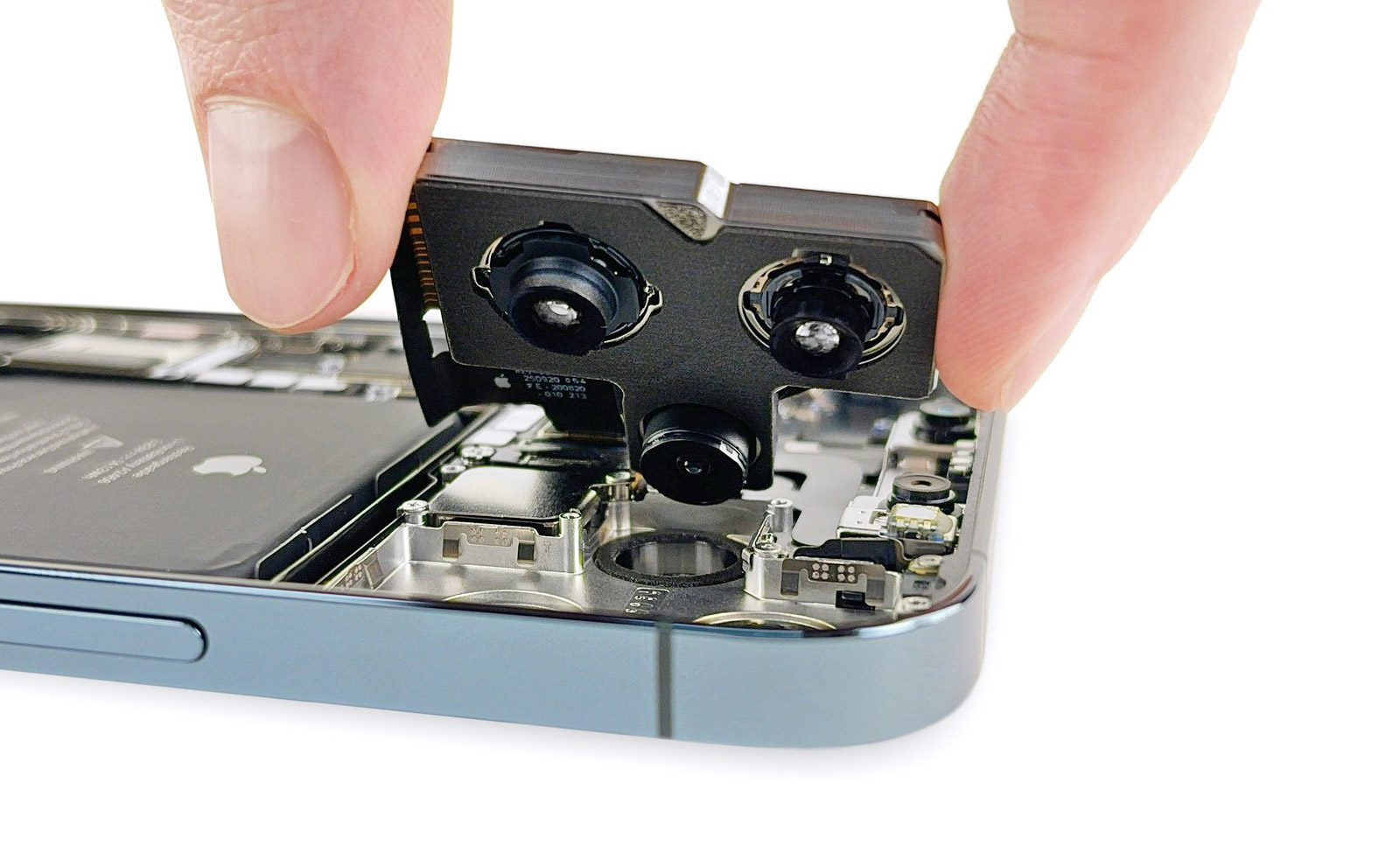 Đây là cụm camera rất to của iPhone 12 Pro Max, cảm biến to hơn cả iPhone 12