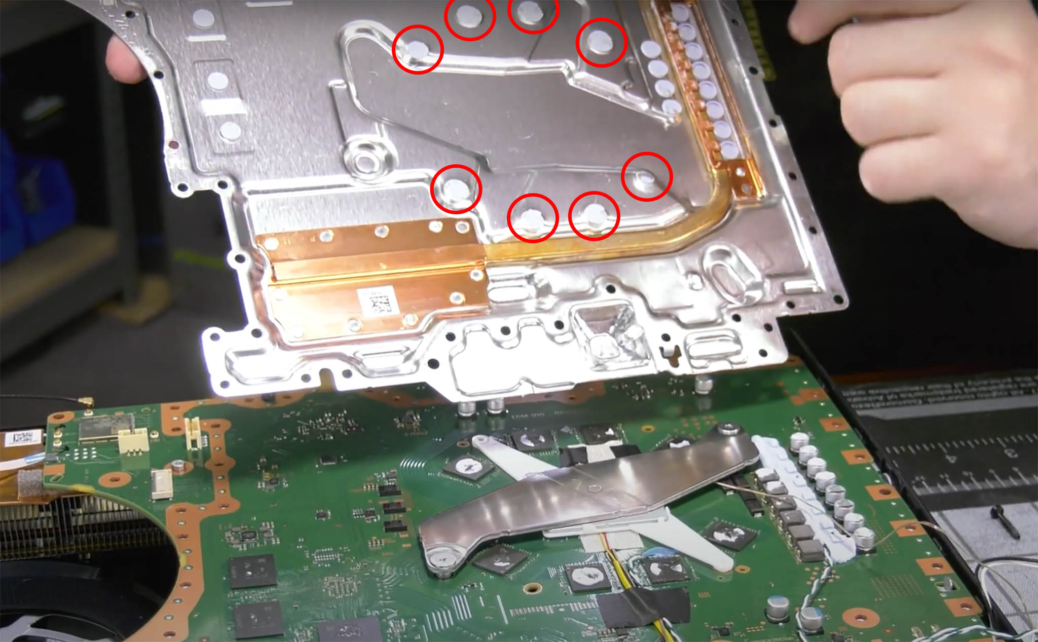 Bộ nhớ GDDR6 trên PS5 siêu nóng do tản nhiệt không đủ tốt